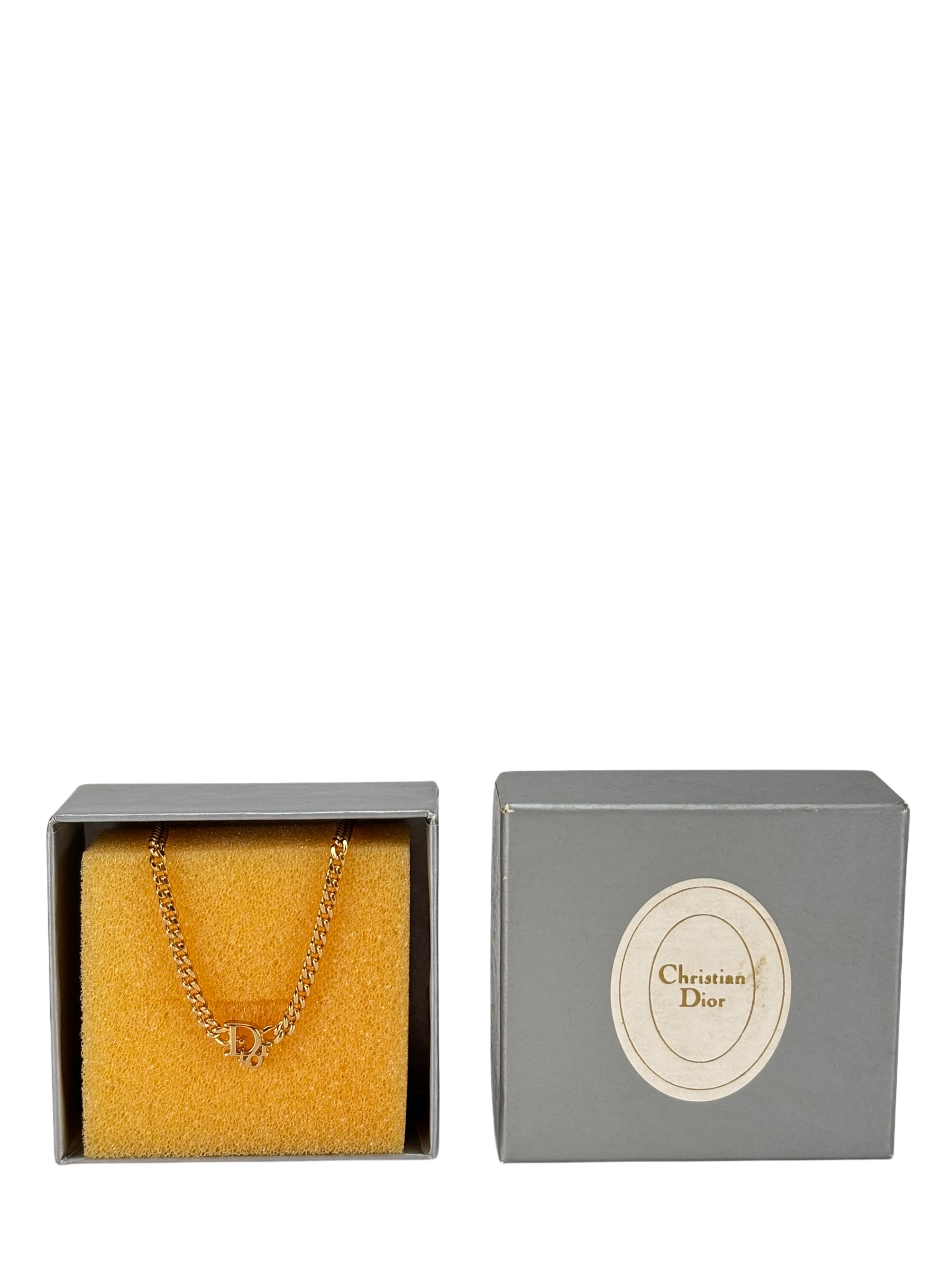 CHRISTIAN DIOR - Gold dior logo Necklace 