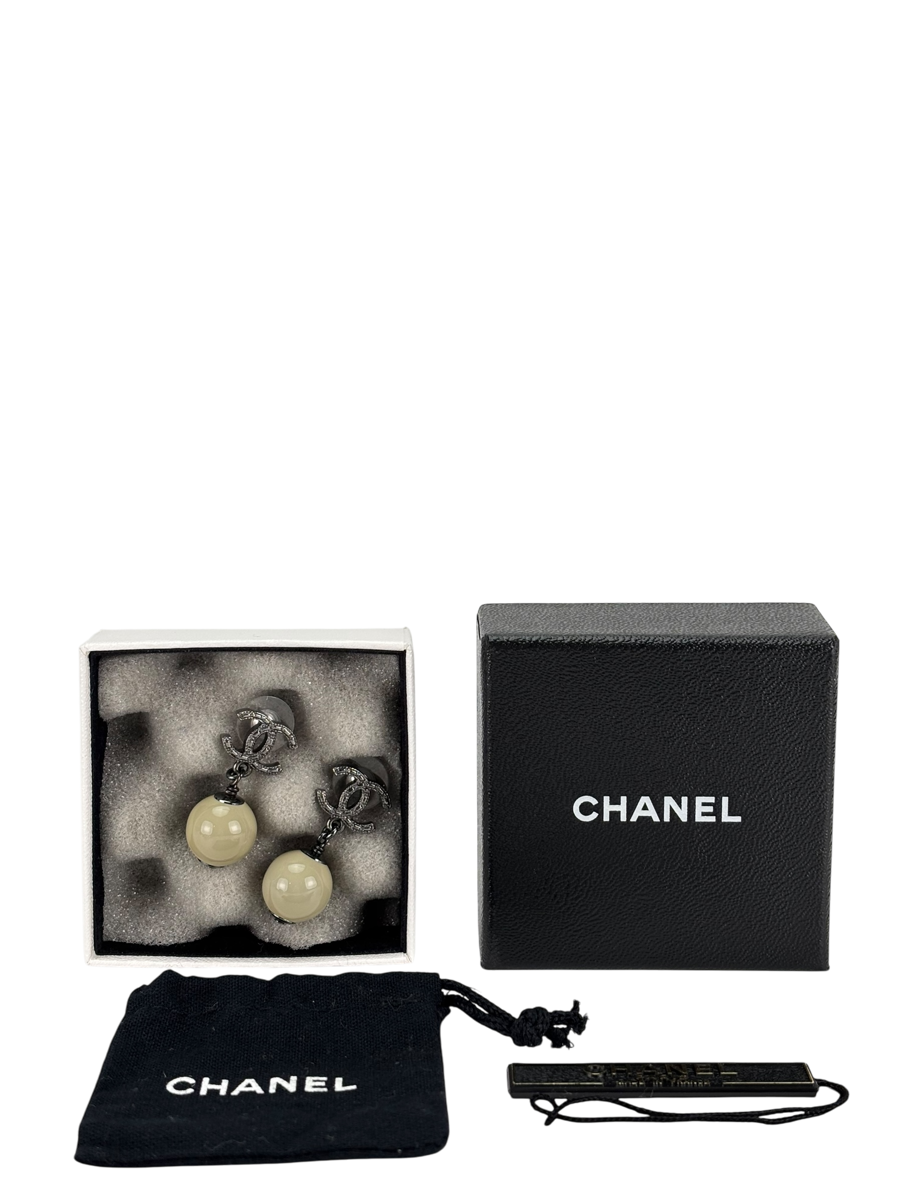 CHANEL - 13A CC Mark Sliver Pearl Earrings 
