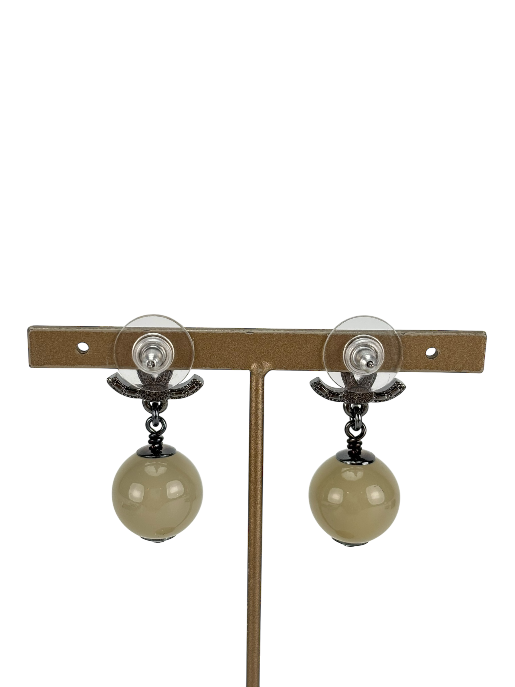 CHANEL - 13A CC Mark Sliver Pearl Earrings 