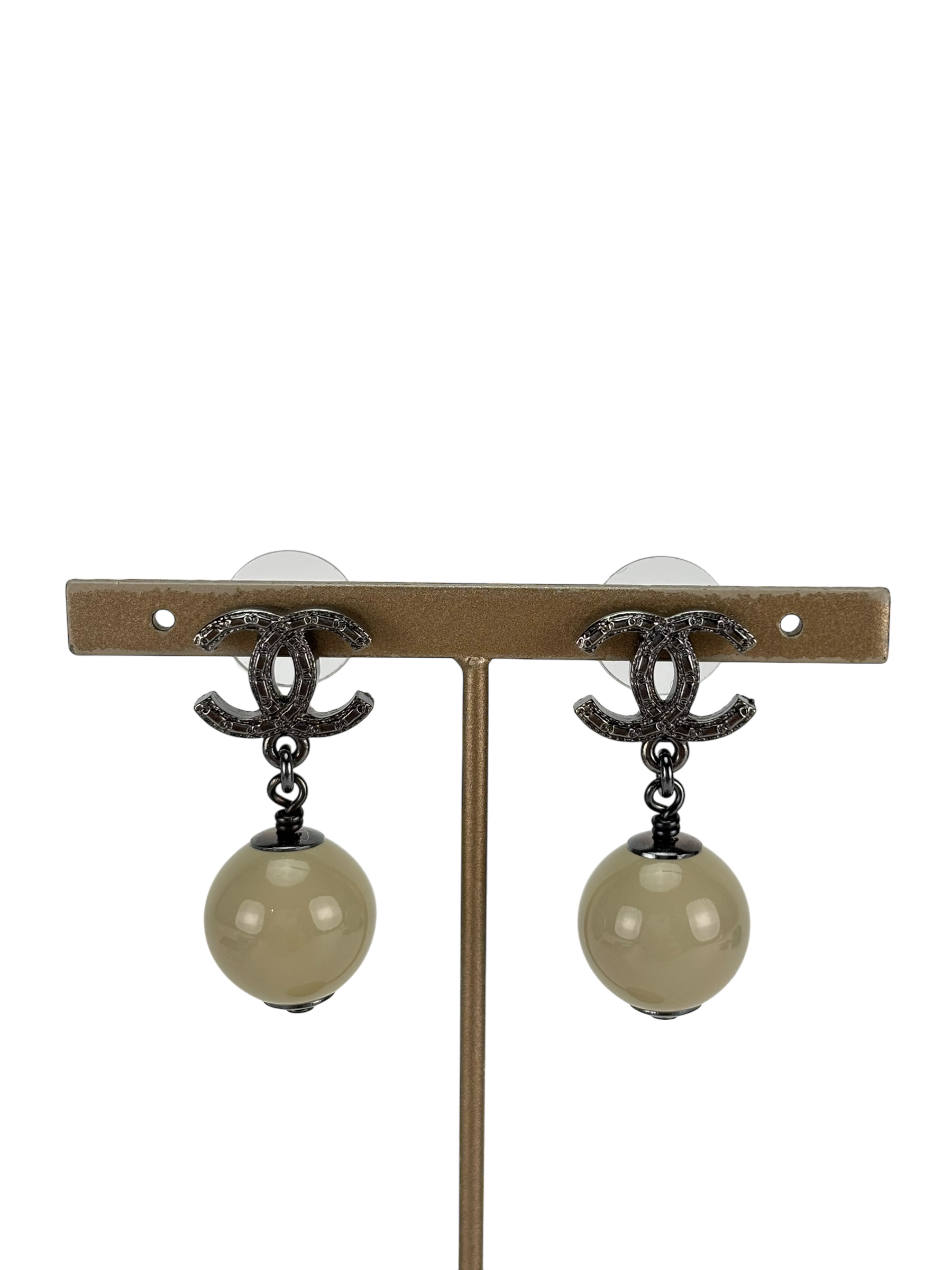 CHANEL - 13A CC Mark Sliver Pearl Earrings 