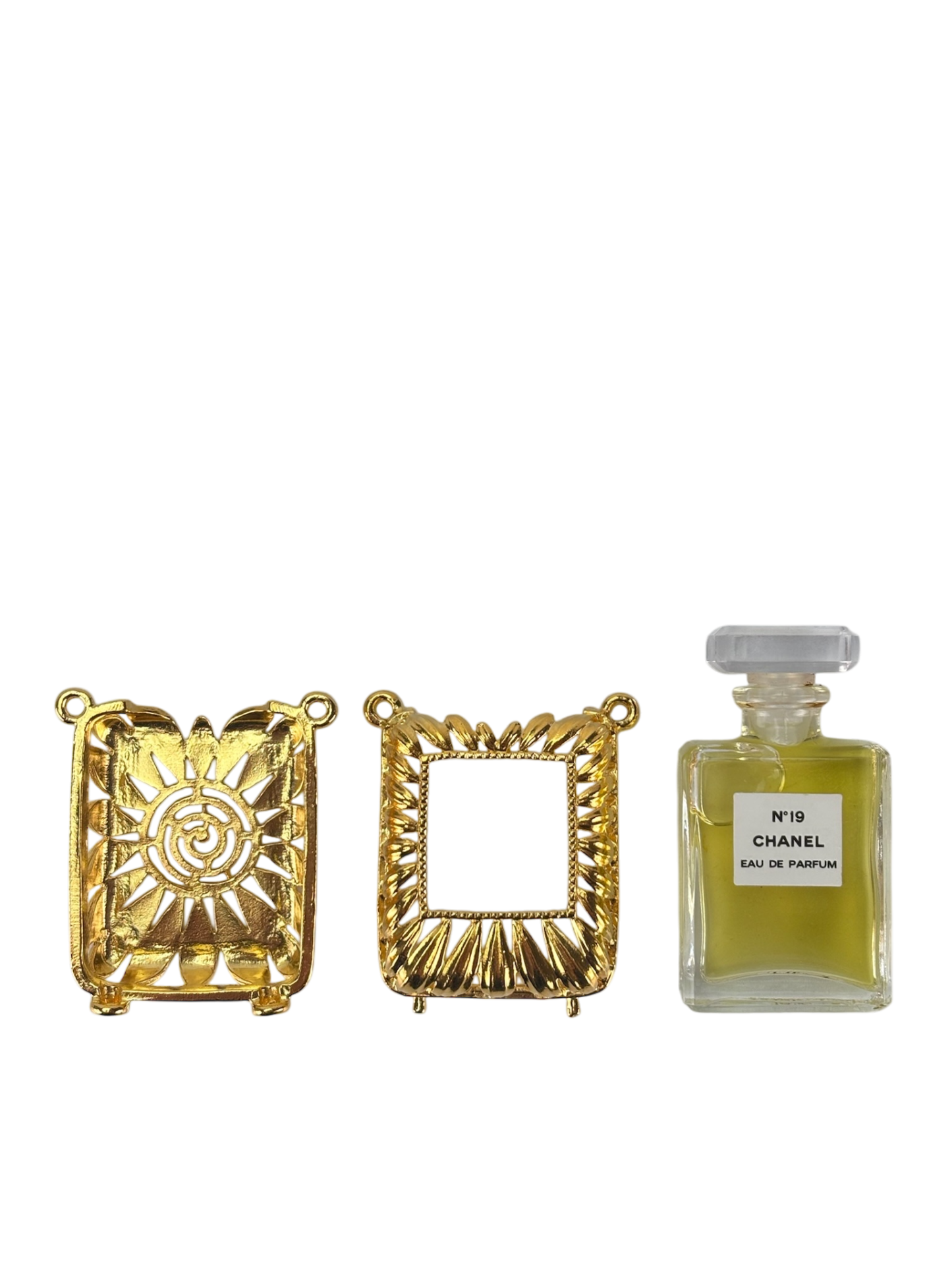 CHANEL - №19 Perfume Case Necklace