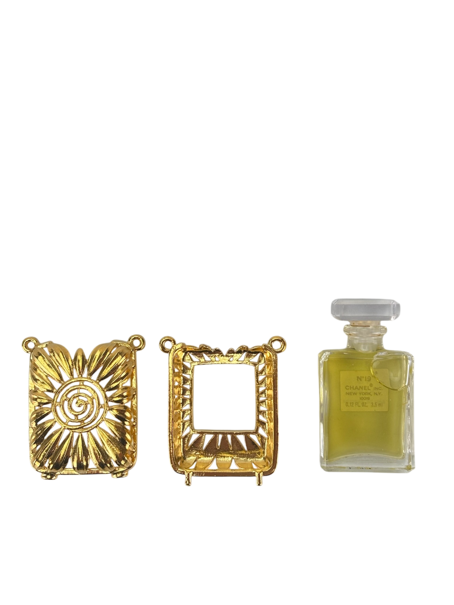 CHANEL - №19 Perfume Case Necklace