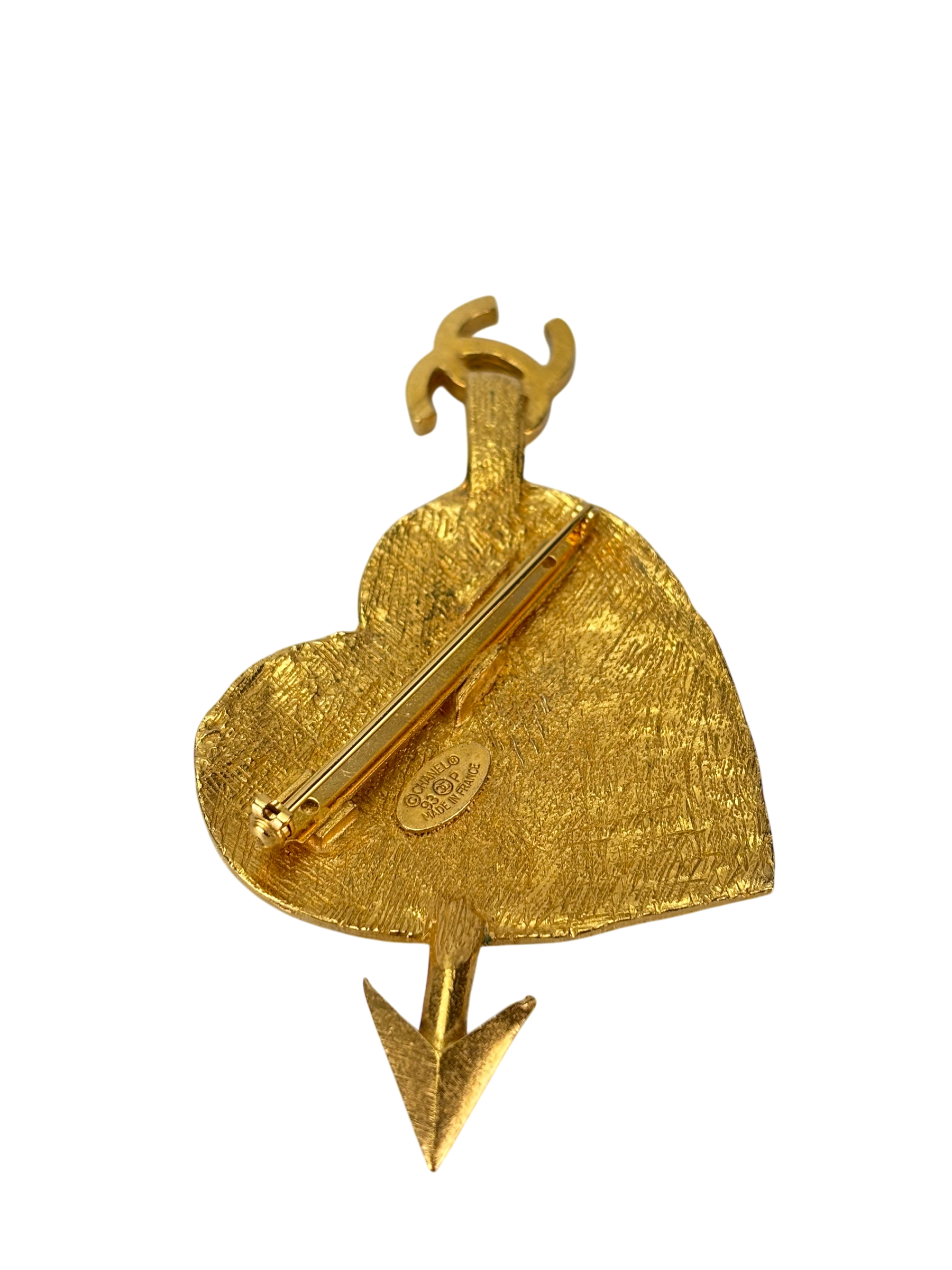 CHANEL - Gold Metal CC Arrow Heart Motif Brooch