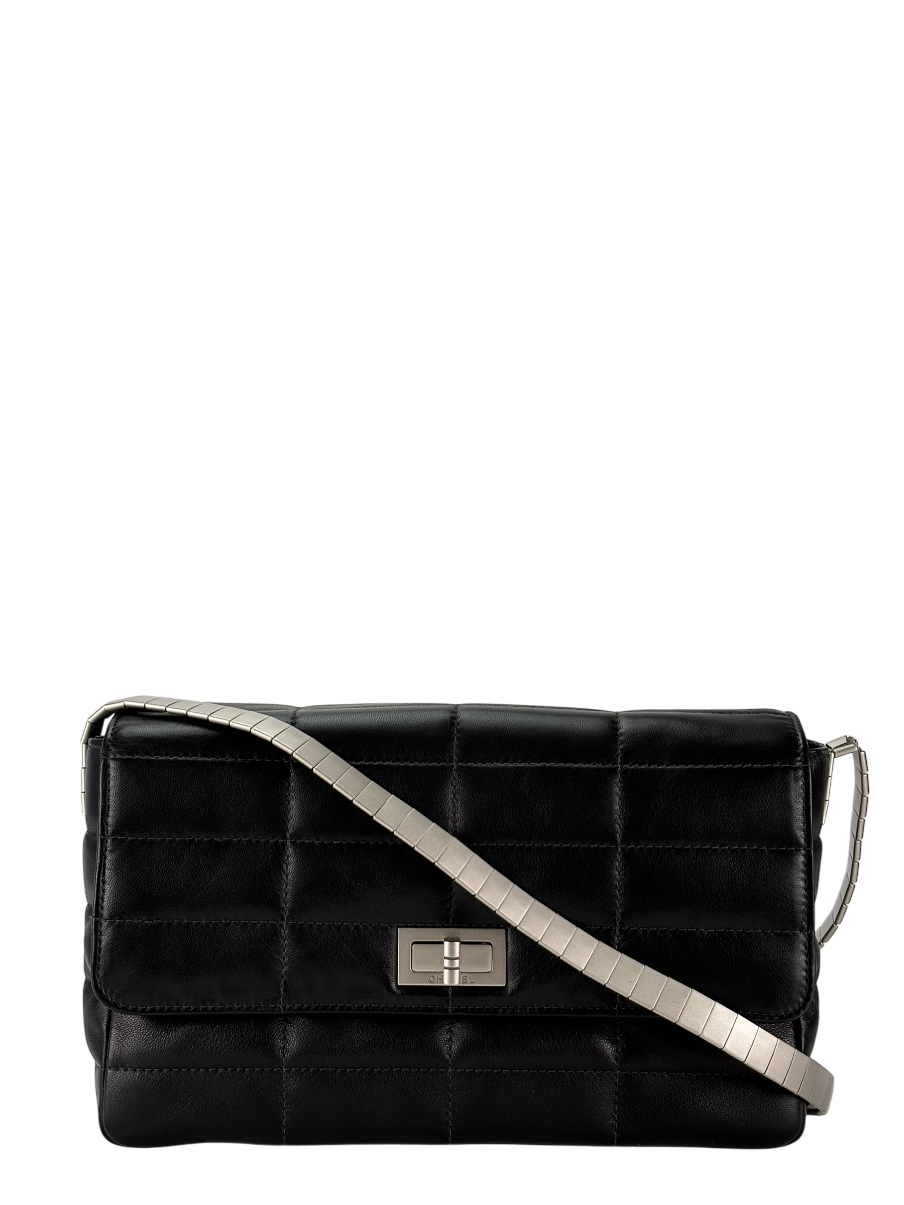 CHANEL - 2.55 Reissue Flap Black Lambskin Classic Handbag