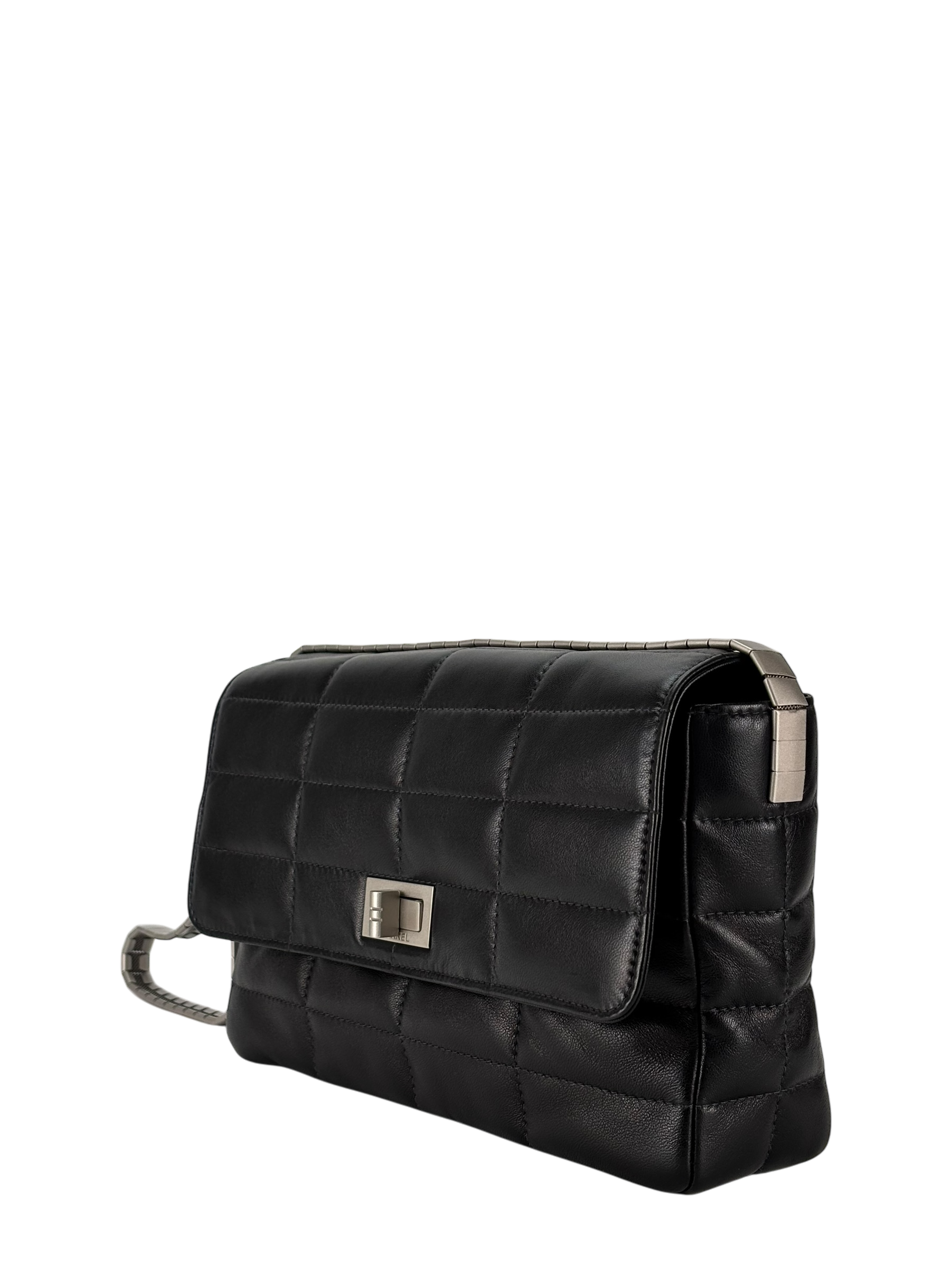 CHANEL - 2.55 Reissue Flap Black Lambskin Classic Handbag
