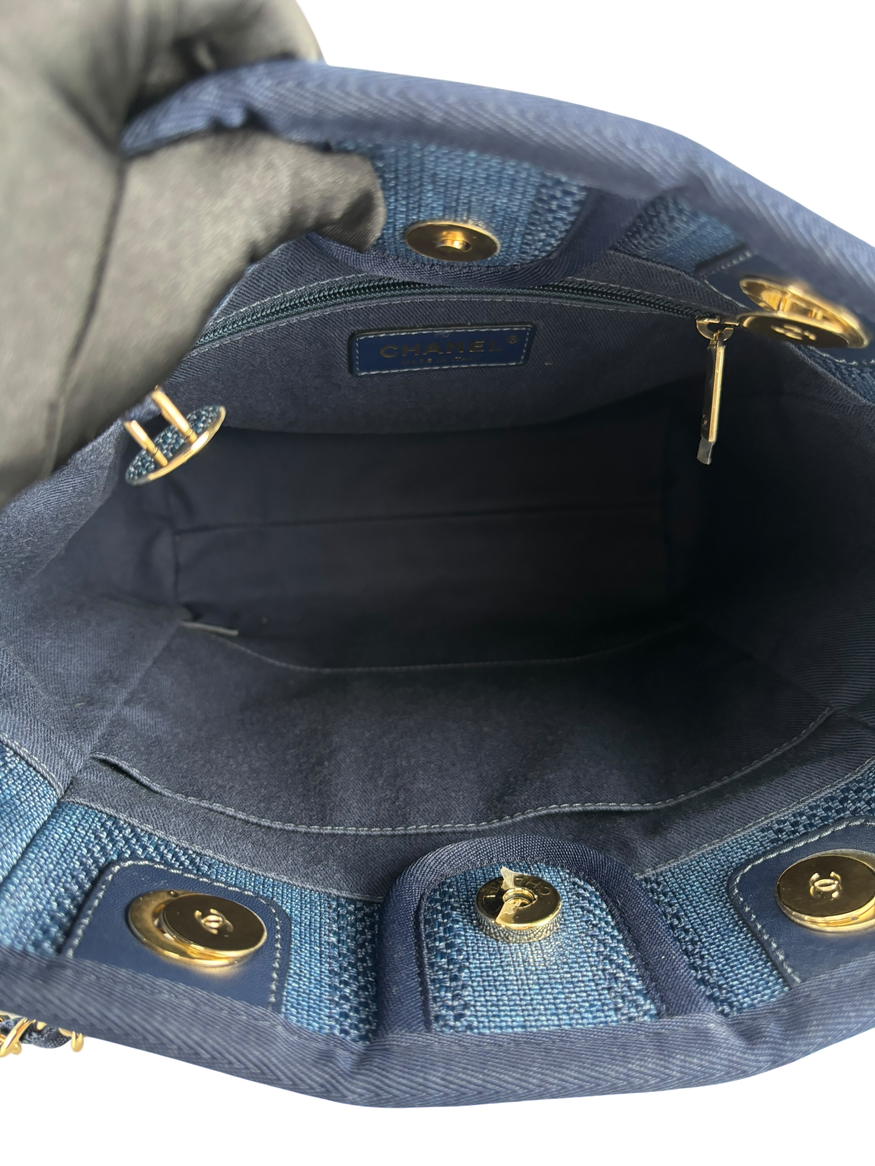 CHANEL - Blue Mixed Fibers Raffia Striped Deauville Navy Tote Bag