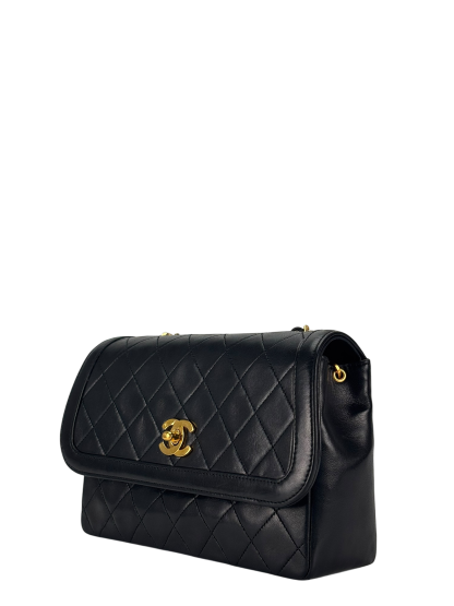 CHANEL - Black Lambskin Matelasse Single Flap Single Chain Bag