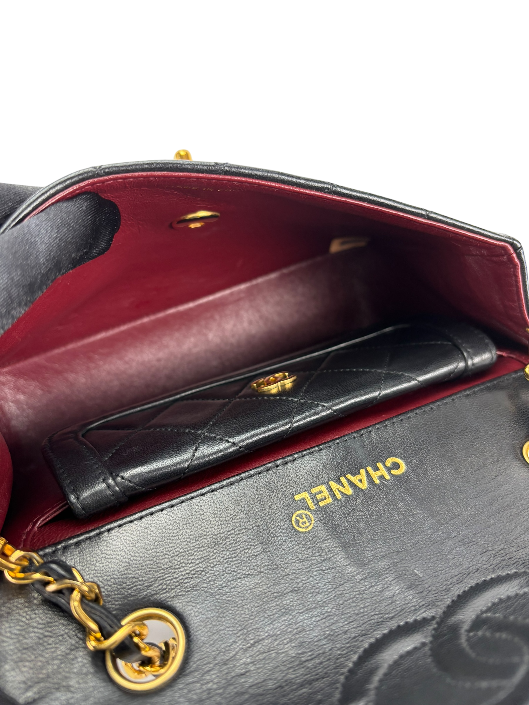 CHANEL - Black Lambskin Matelasse Single Flap Single Chain Bag