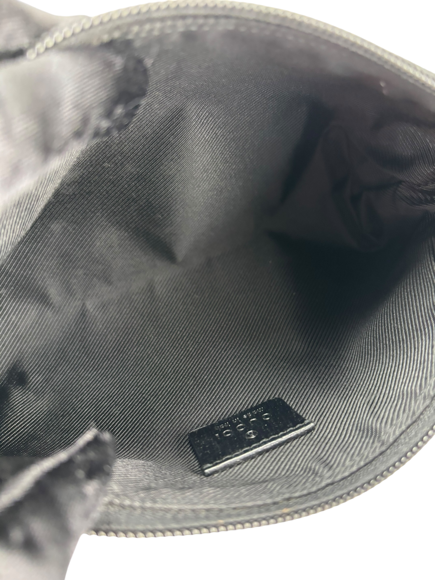 GUCCI - Black GG Canvas Shoulder Bag 