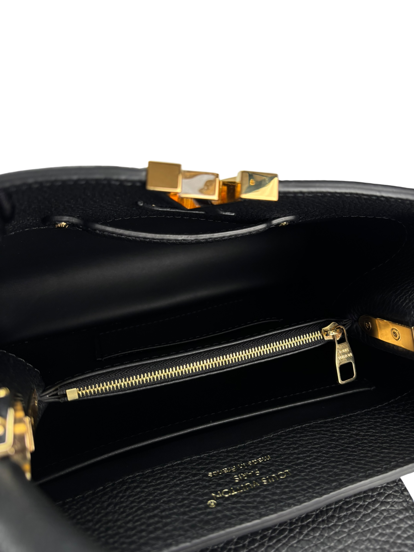 LOUIS VUITTON - Capucines BB Noir Handbag M94755