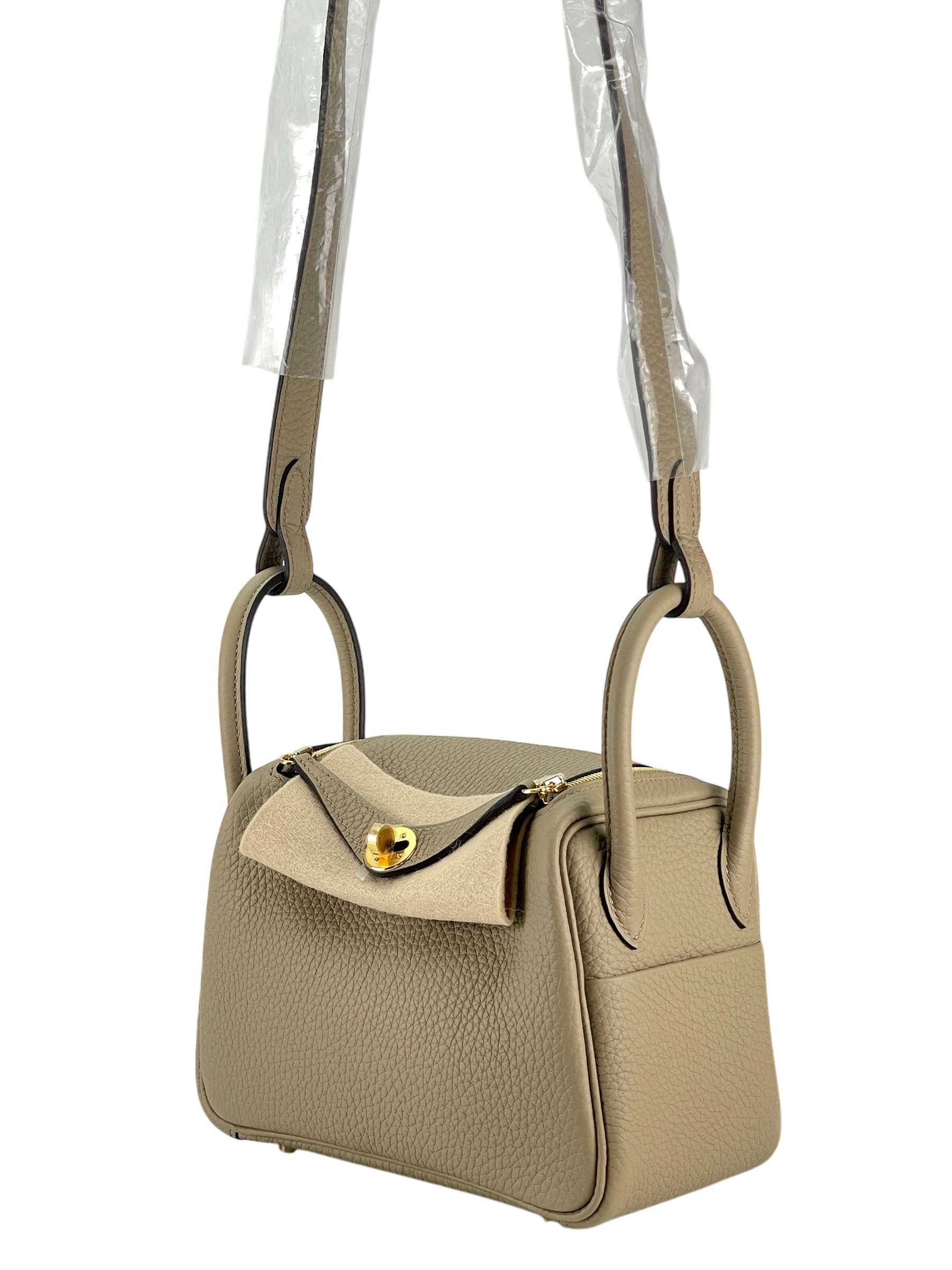 HERMES - Mini Lindy 8Q Beige Marfa Taurillon Clemence Gold Hardware 