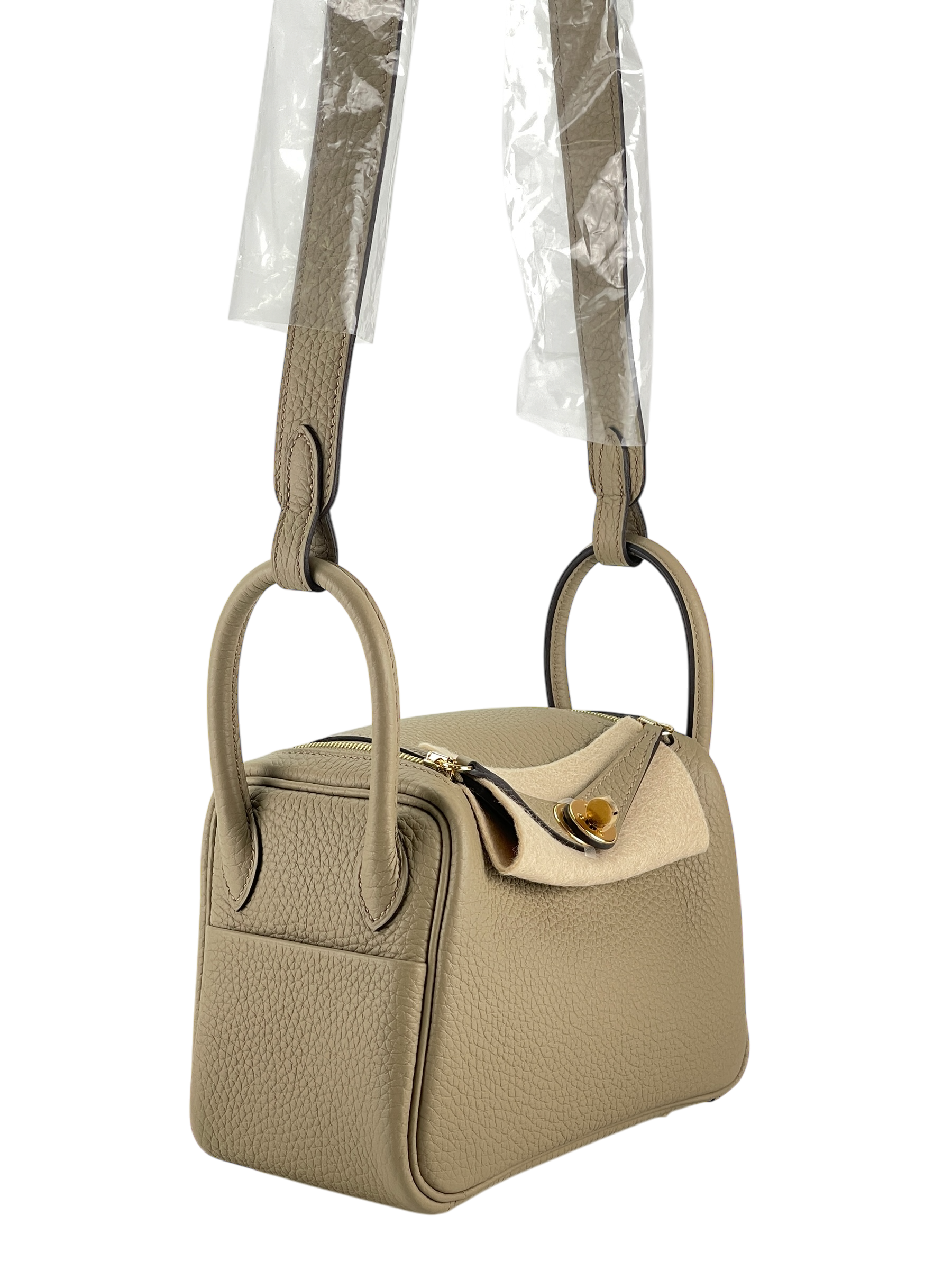 HERMES - Mini Lindy 8Q Beige Marfa Taurillon Clemence Gold Hardware 