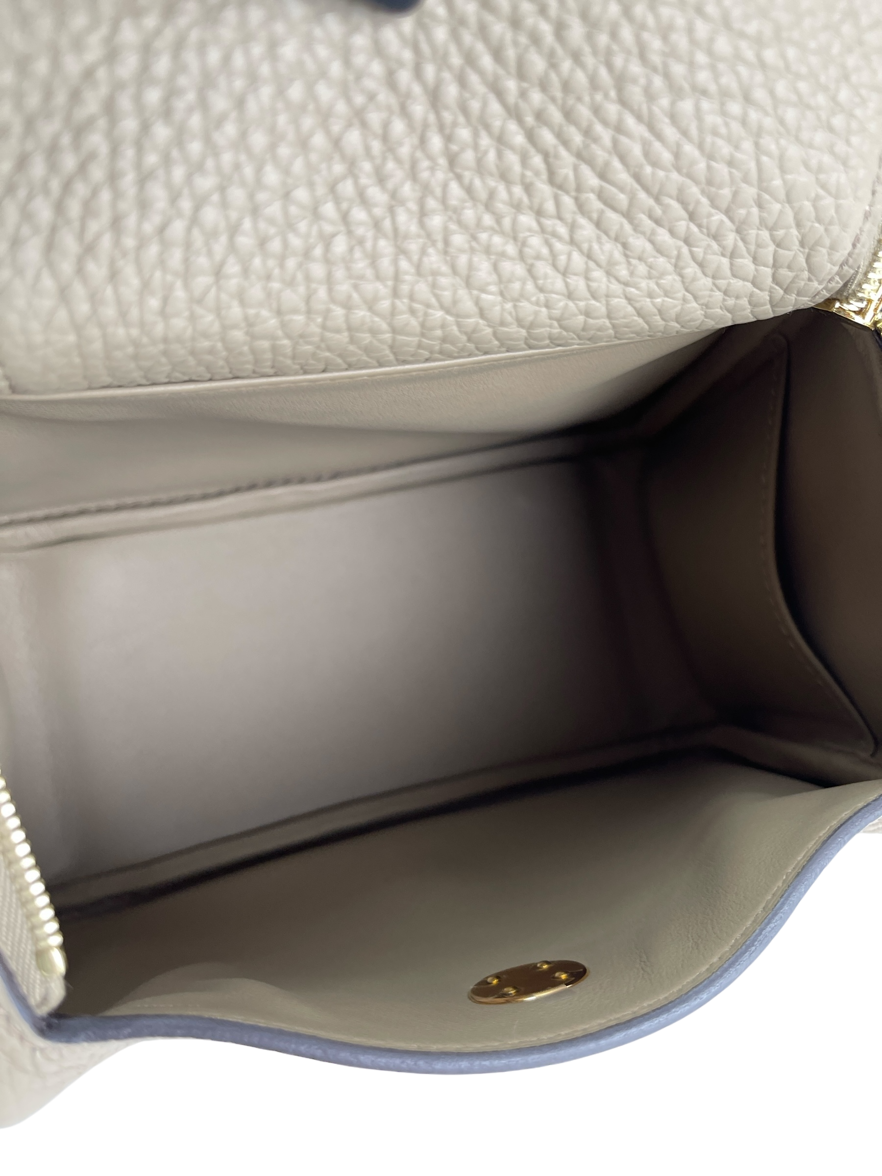 HERMES - Mini Lindy 8Q Beige Marfa Taurillon Clemence Gold Hardware 