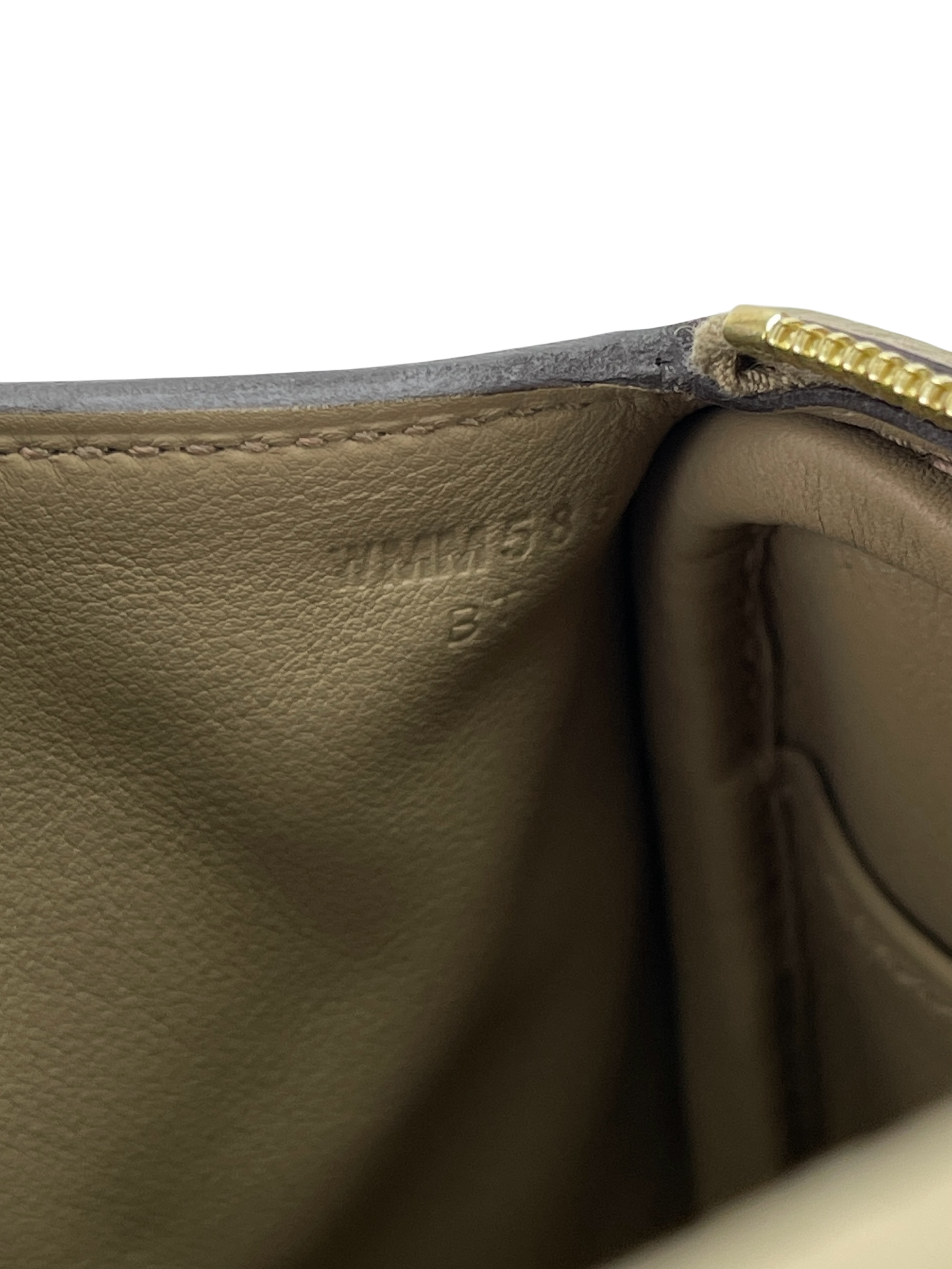 HERMES - Mini Lindy 8Q Beige Marfa Taurillon Clemence Gold Hardware 