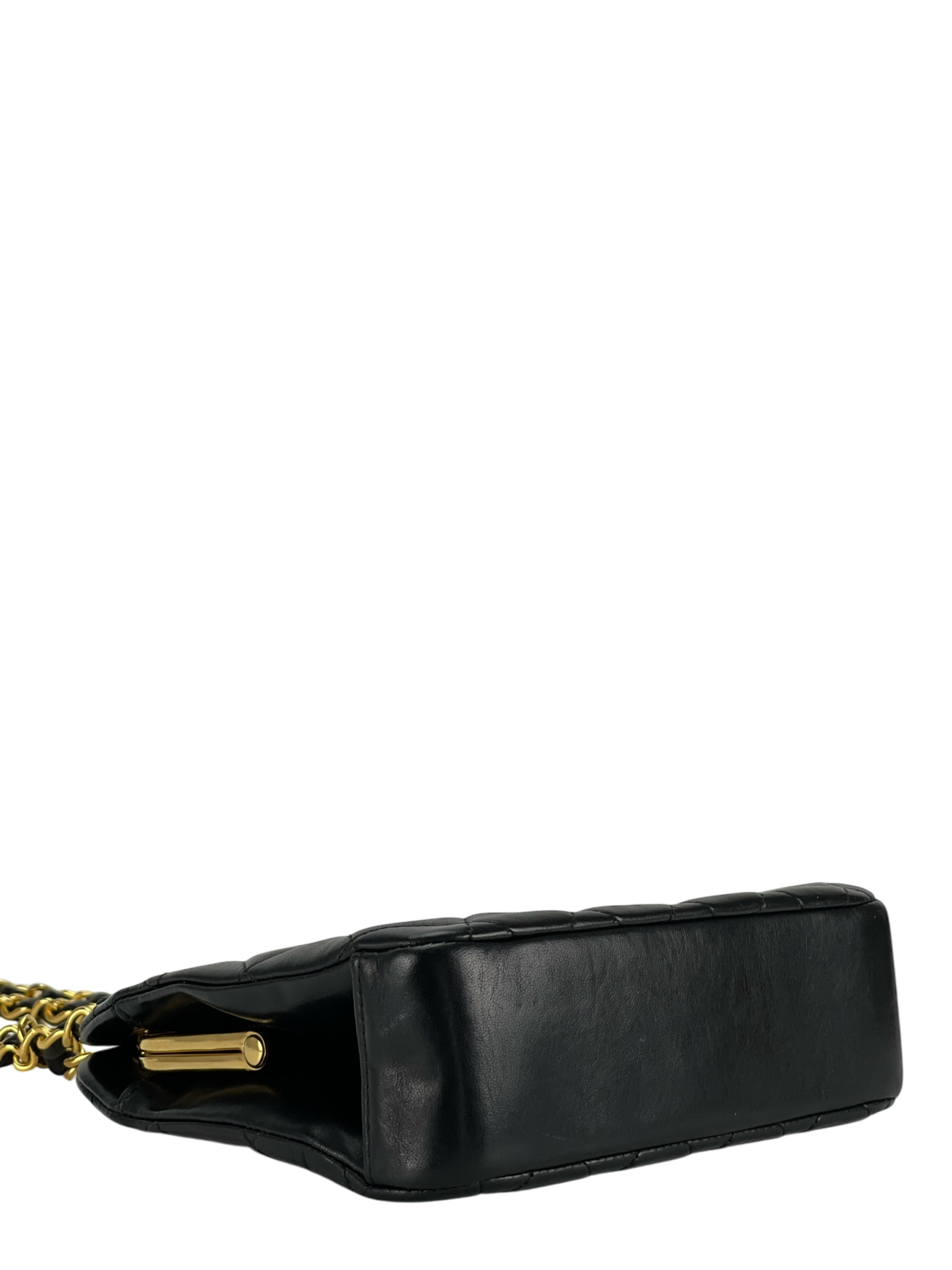 CHANEL - Matelasse Lambskin Clasp Closure Purse Chain Shoulder bag