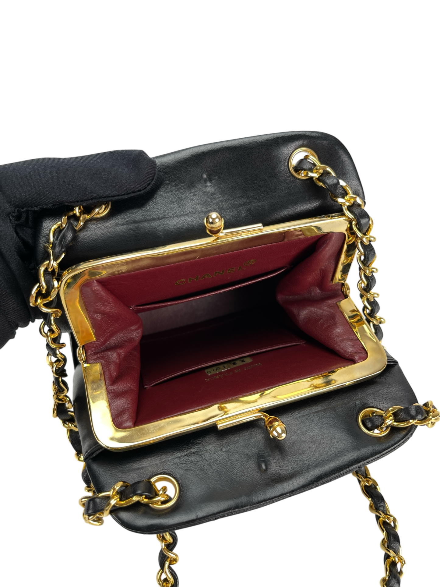 CHANEL - Matelasse Lambskin Clasp Closure Purse Chain Shoulder bag