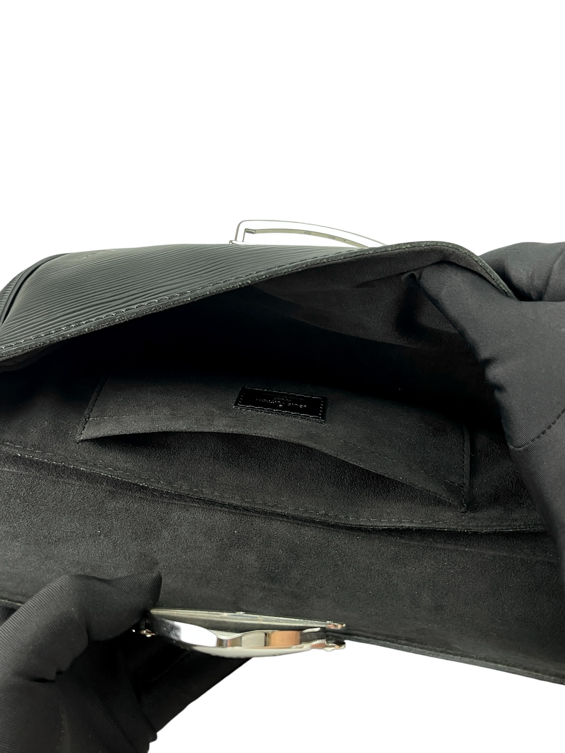 LOUIS VUITTON - Black Epi  Montaigne Clutch Bag