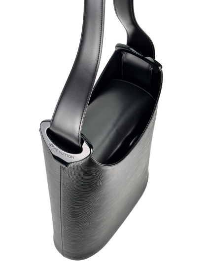 LOUIS VUITTON - Black Epi Verseau Leather Bag