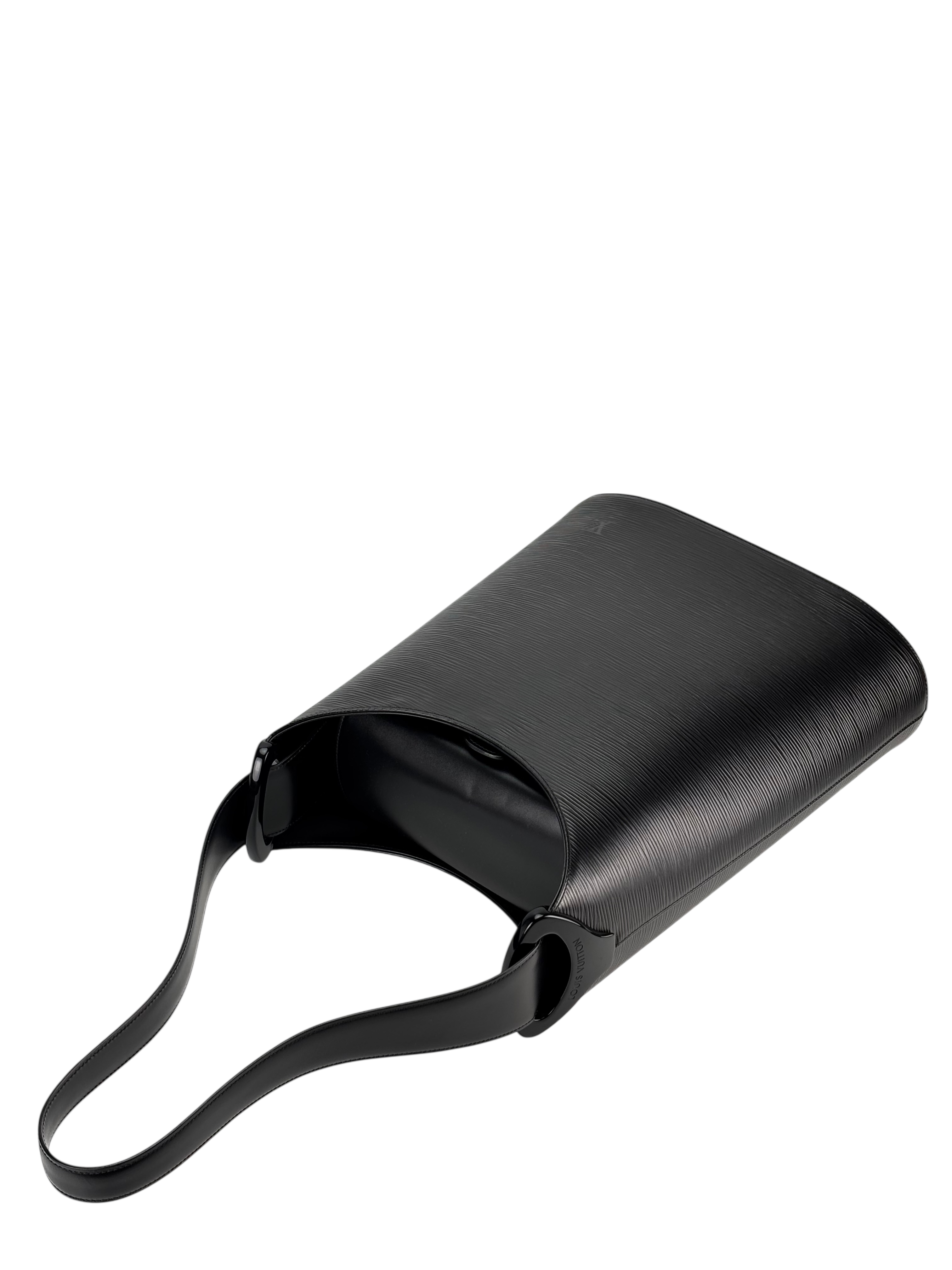 LOUIS VUITTON - Black Epi Verseau Leather Bag