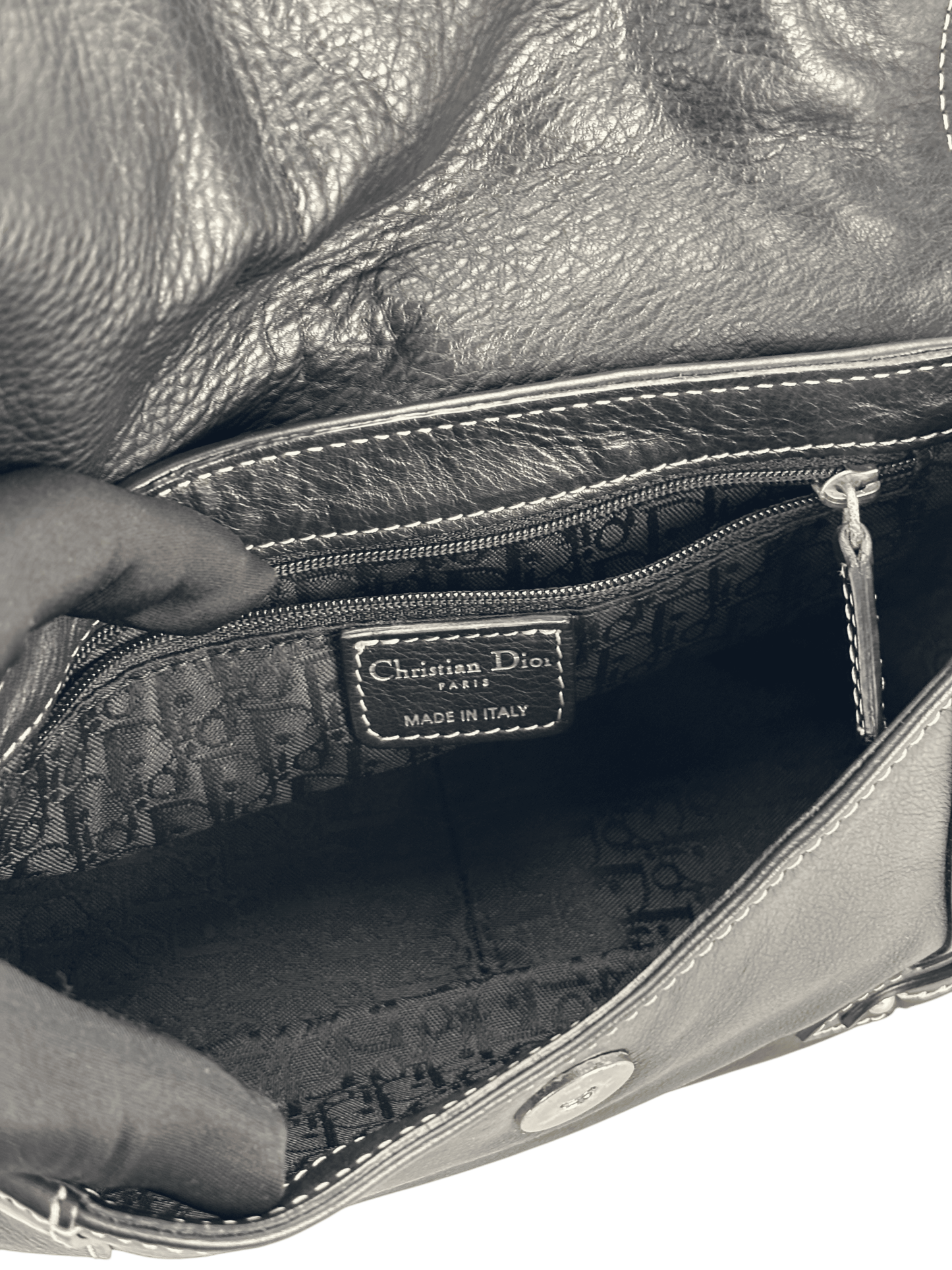 CHRISTIAN DIOR - Black Leather CD Logo Shoulder Bag