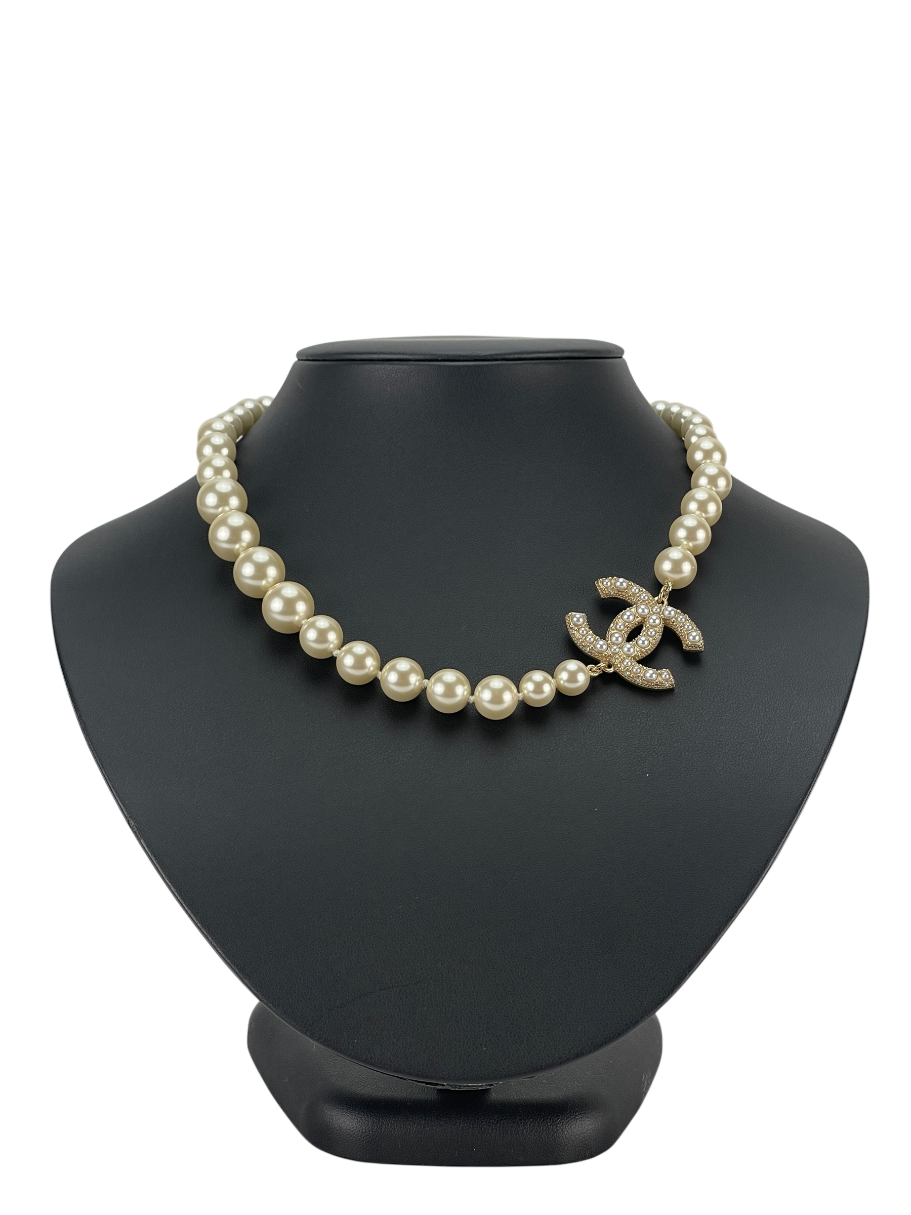 CHANEL - 21B Coco Mark Gold Pearl Short Necklace