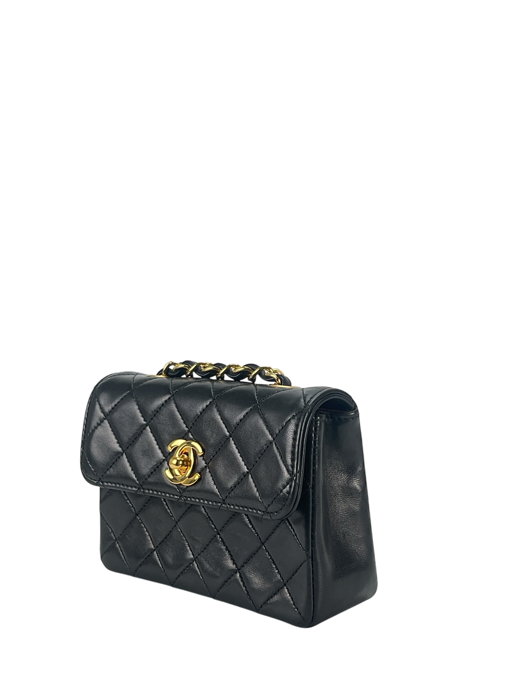  CHANEL - Mini Black CC Chain Leather Xrossbody Bag