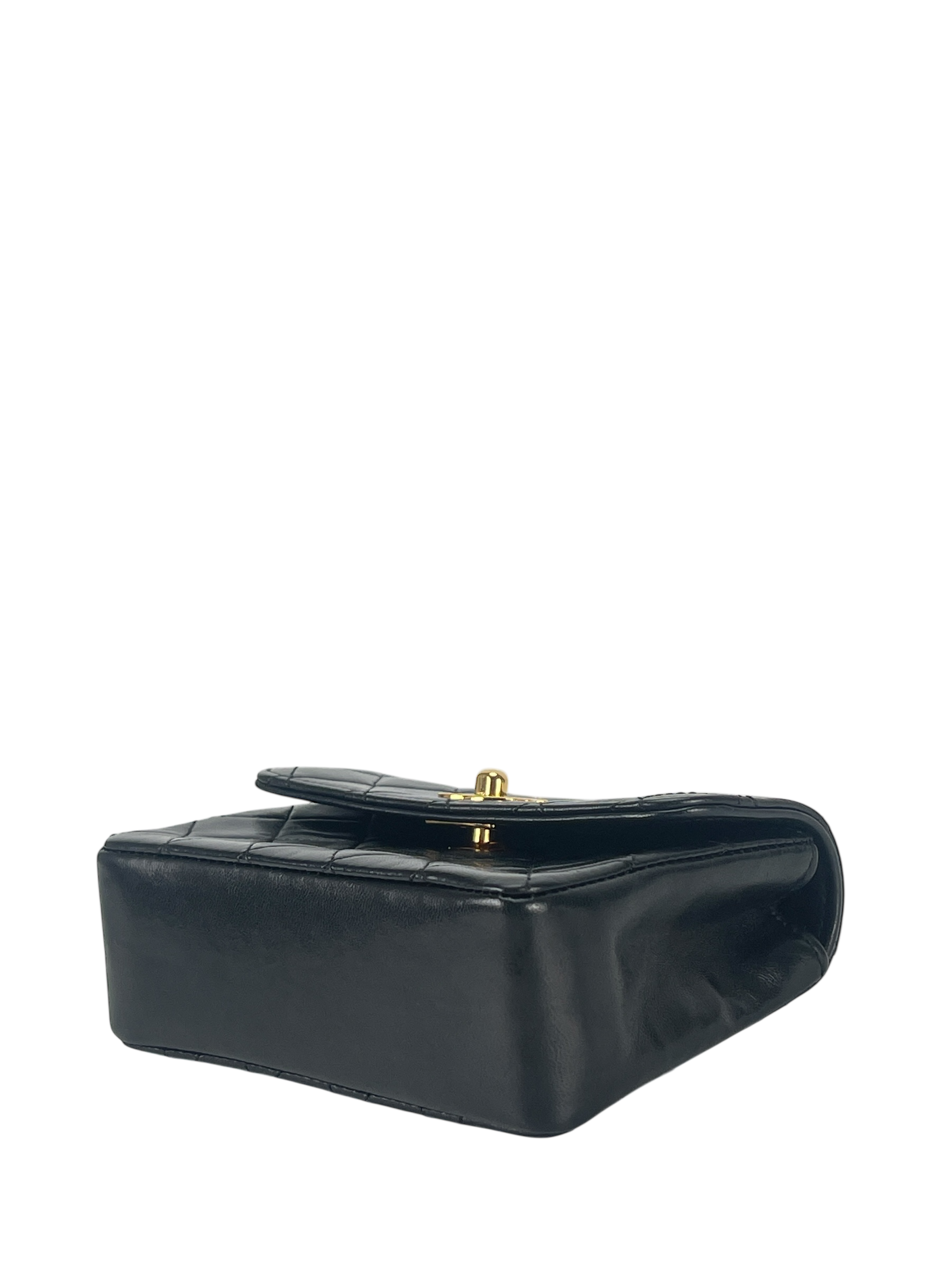  CHANEL - Mini Black CC Chain Leather Xrossbody Bag
