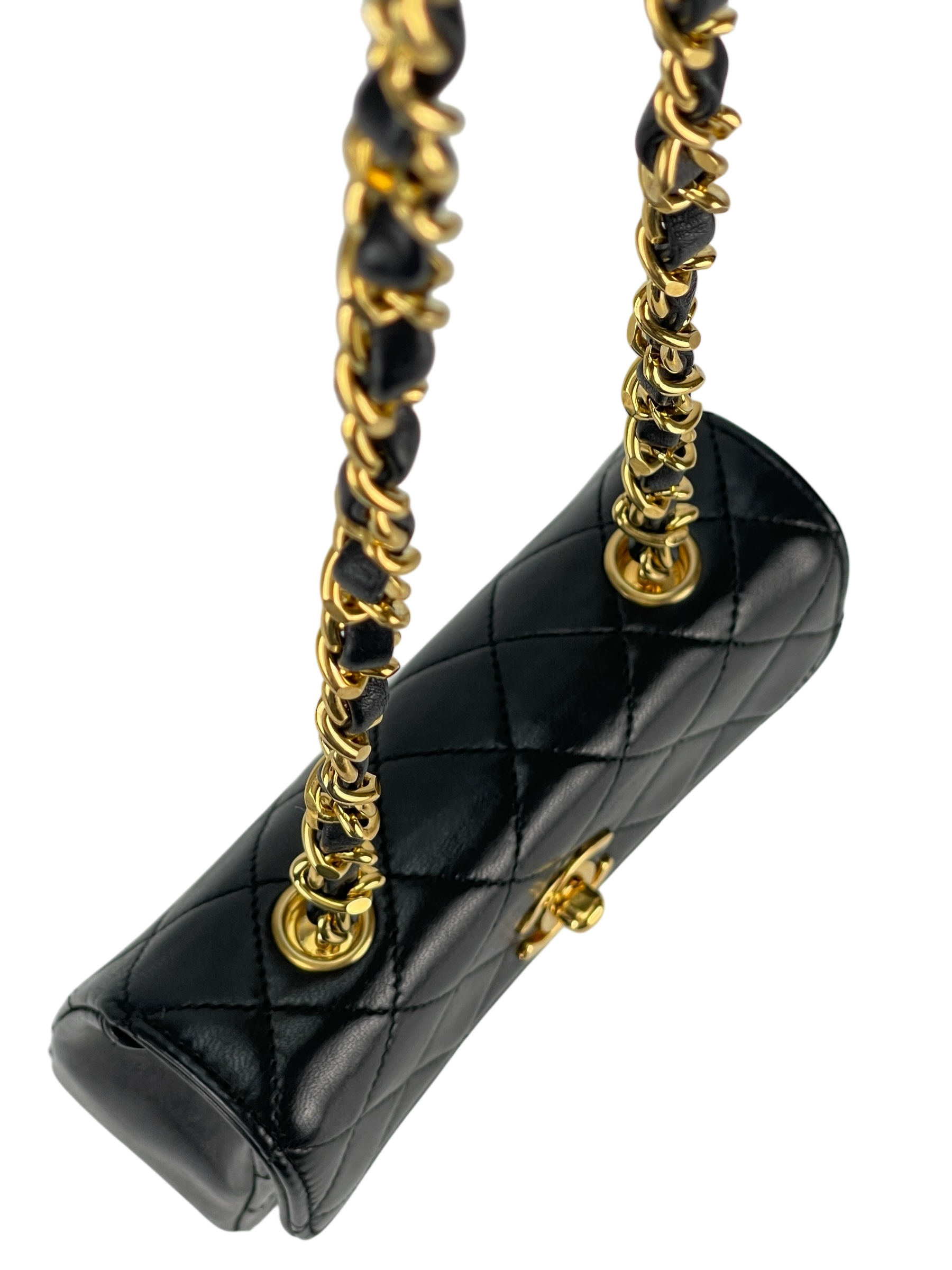  CHANEL - Mini Black CC Chain Leather Xrossbody Bag