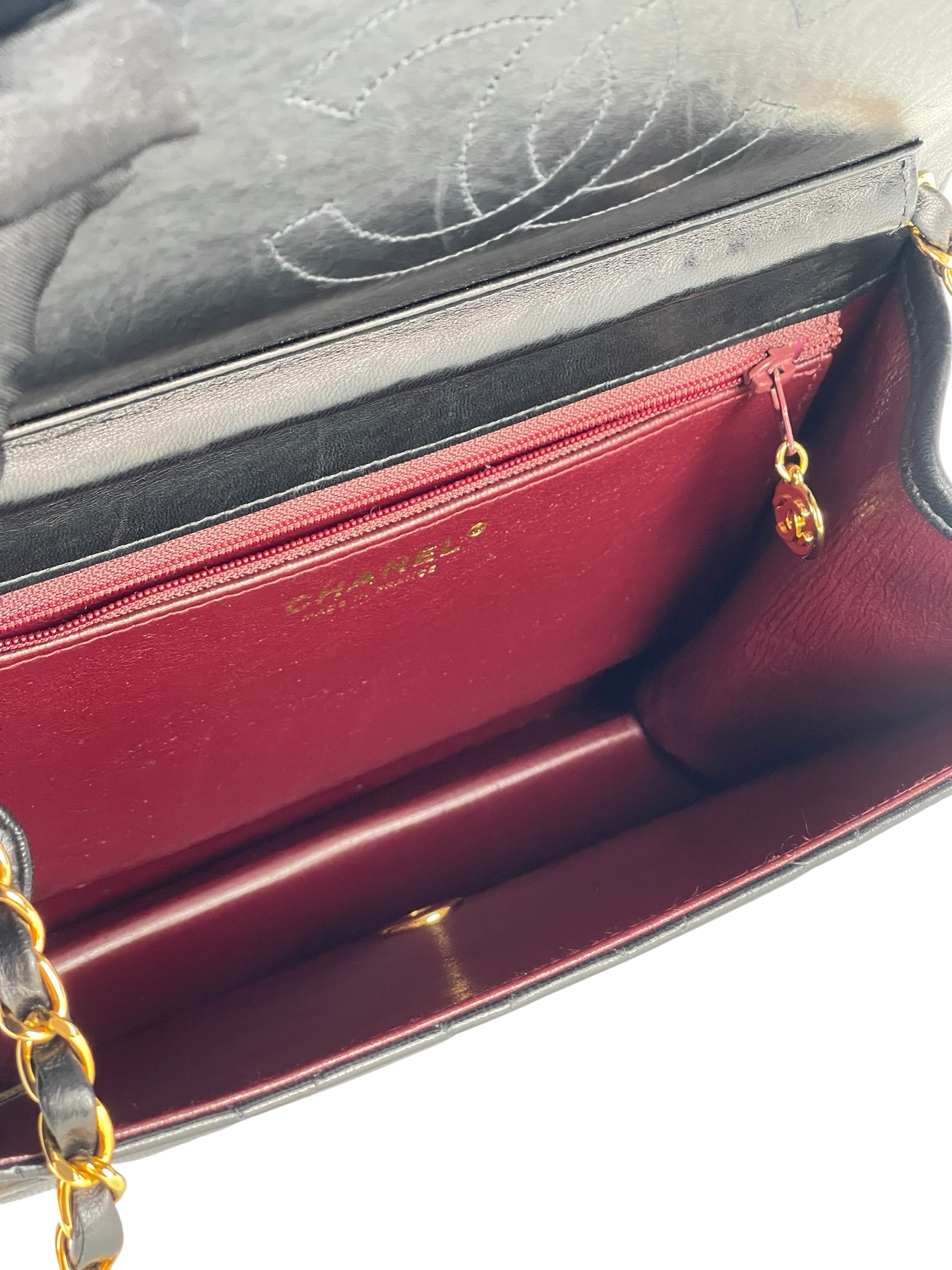 CHANEL - Black Lambskin Matelasse Pushlock Chain Shoulder Bag