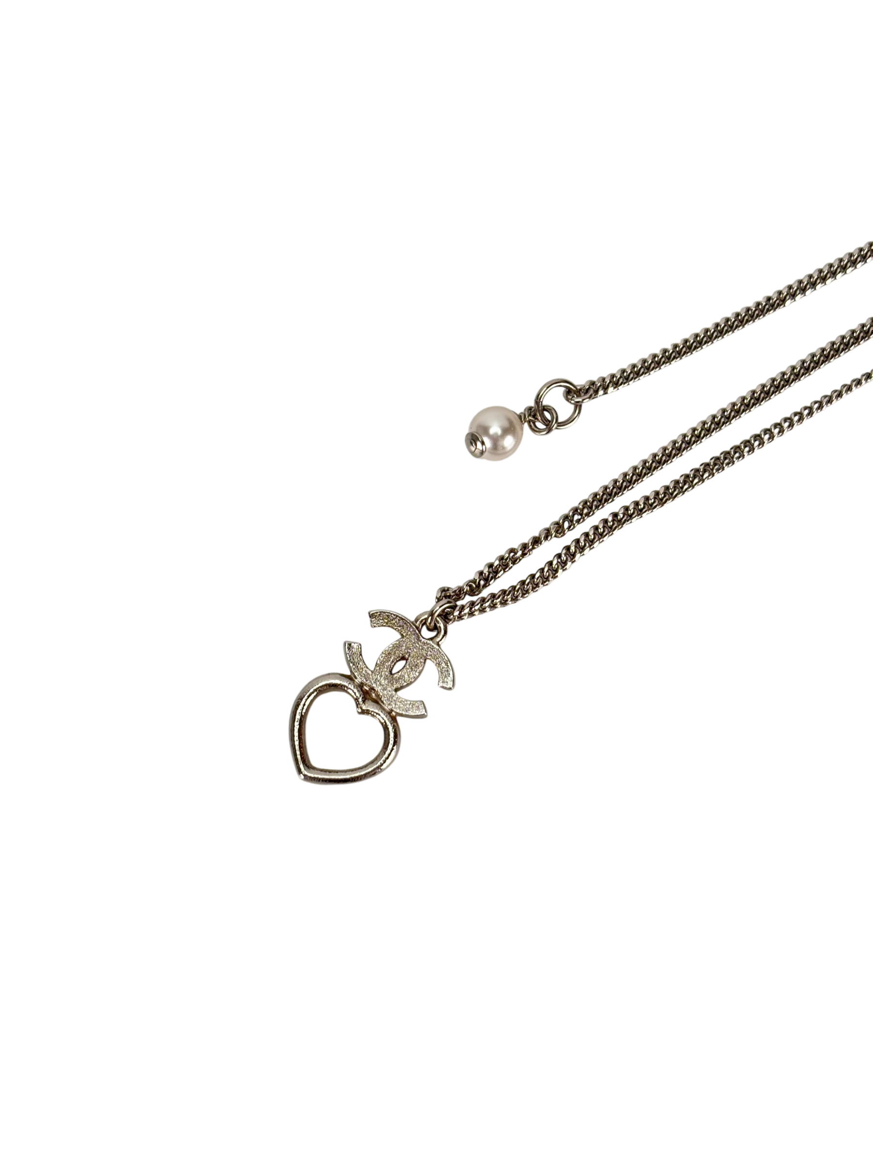 CHANEL - 23N Heart Metal & Strass Rhinestone Necklace