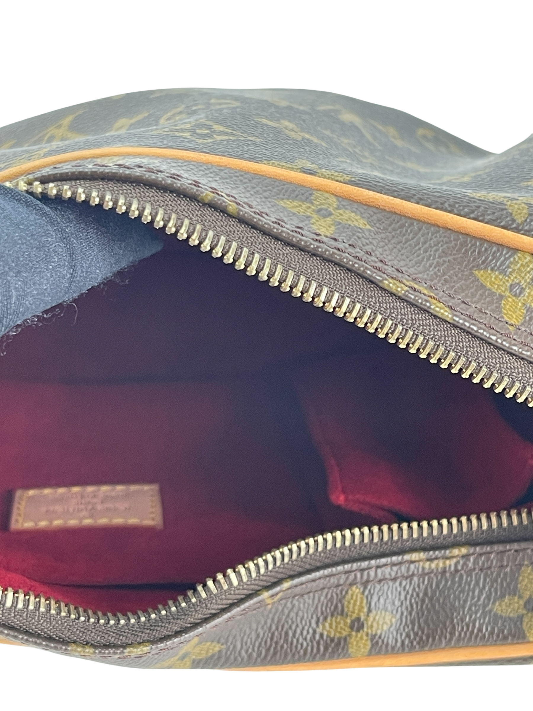 LOUIS VUITTON - Pochette Croissant PM Monogram Canvas