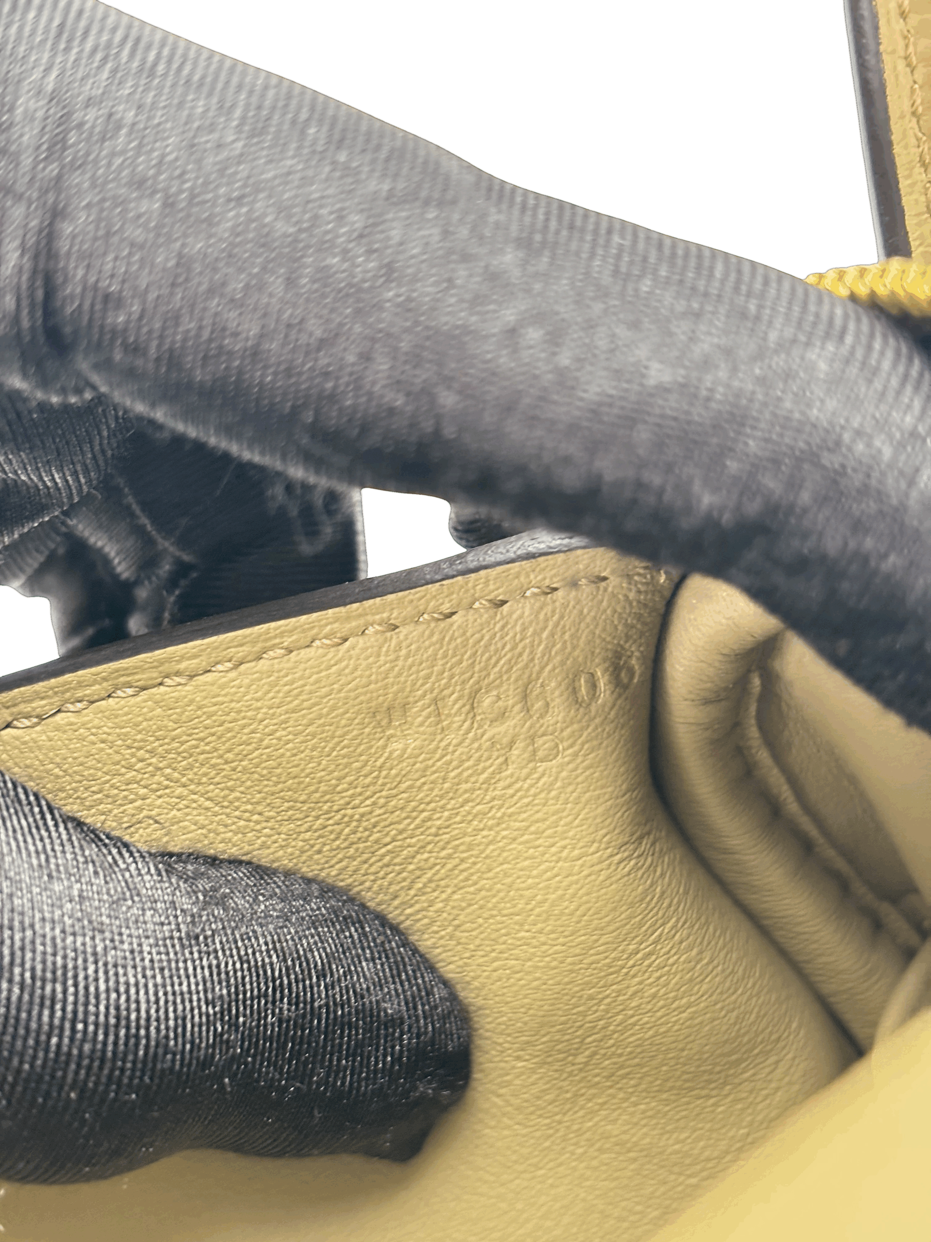 HERMES - Mini Lindy Beige Marfa TC Gold Hardware 