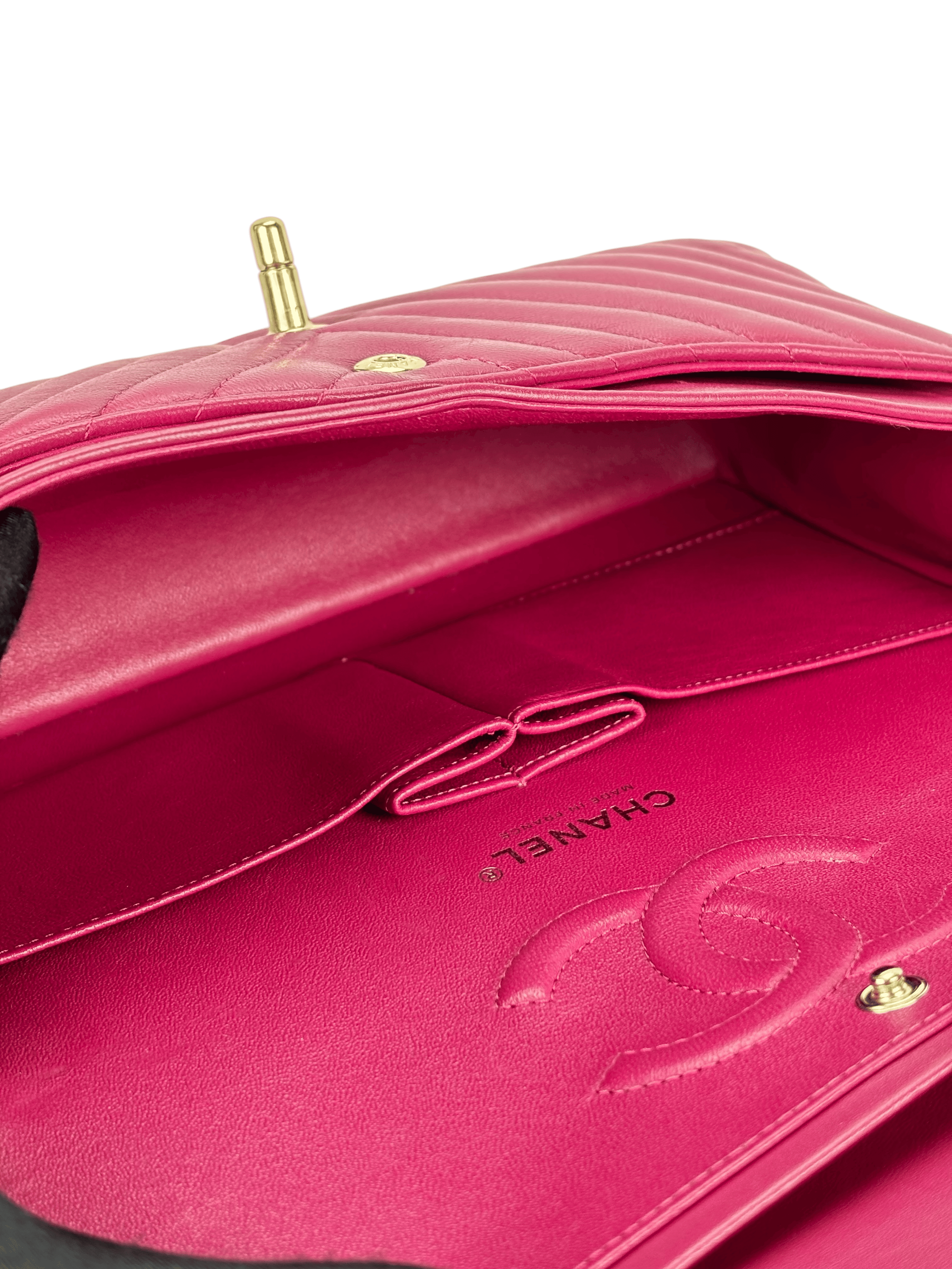 CHANEL - Classic Double Flap Bag Lambskin V-Stitch（CF25）