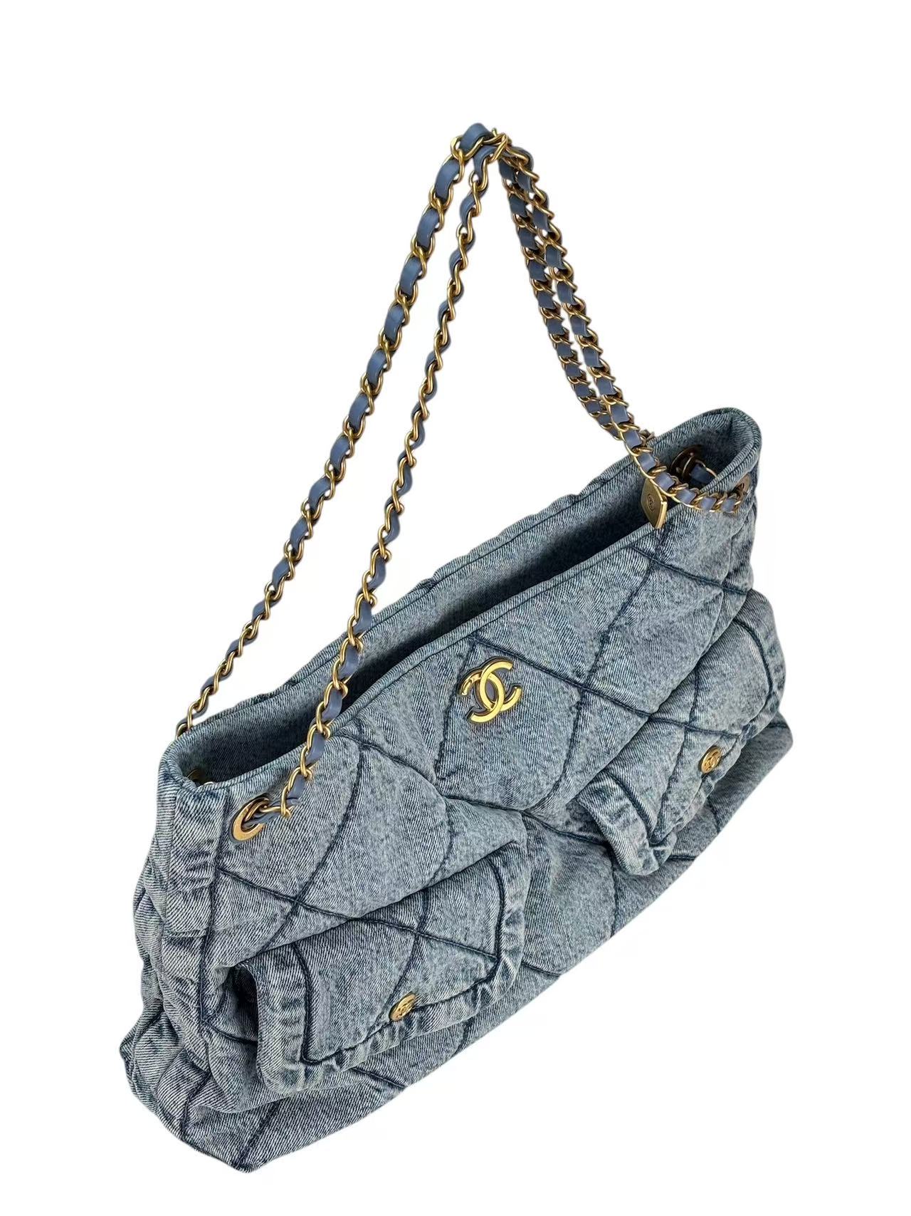 CHANEL - Maxi Flapbag Washed Denim Light Blue(25K)