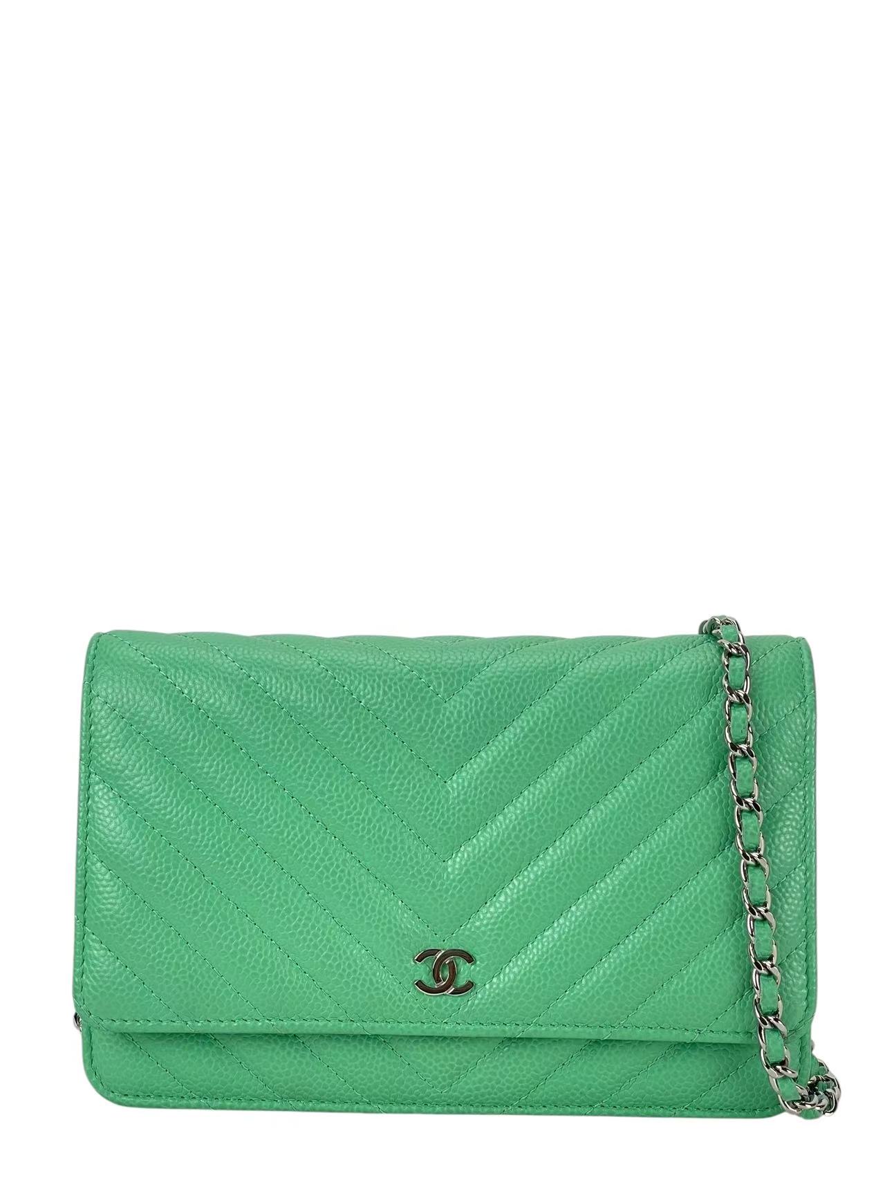 CHANEL - Green Caviar skin V-sitch Classic Wallet On Chain (WOC)