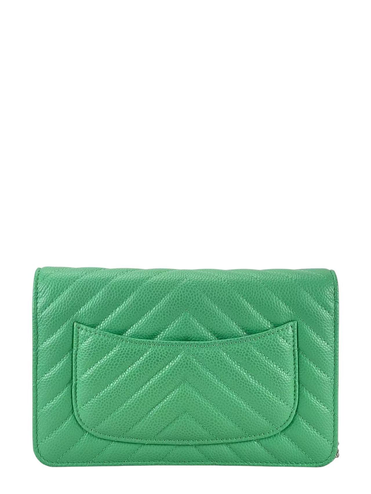CHANEL - Green Caviar skin V-sitch Classic Wallet On Chain (WOC)