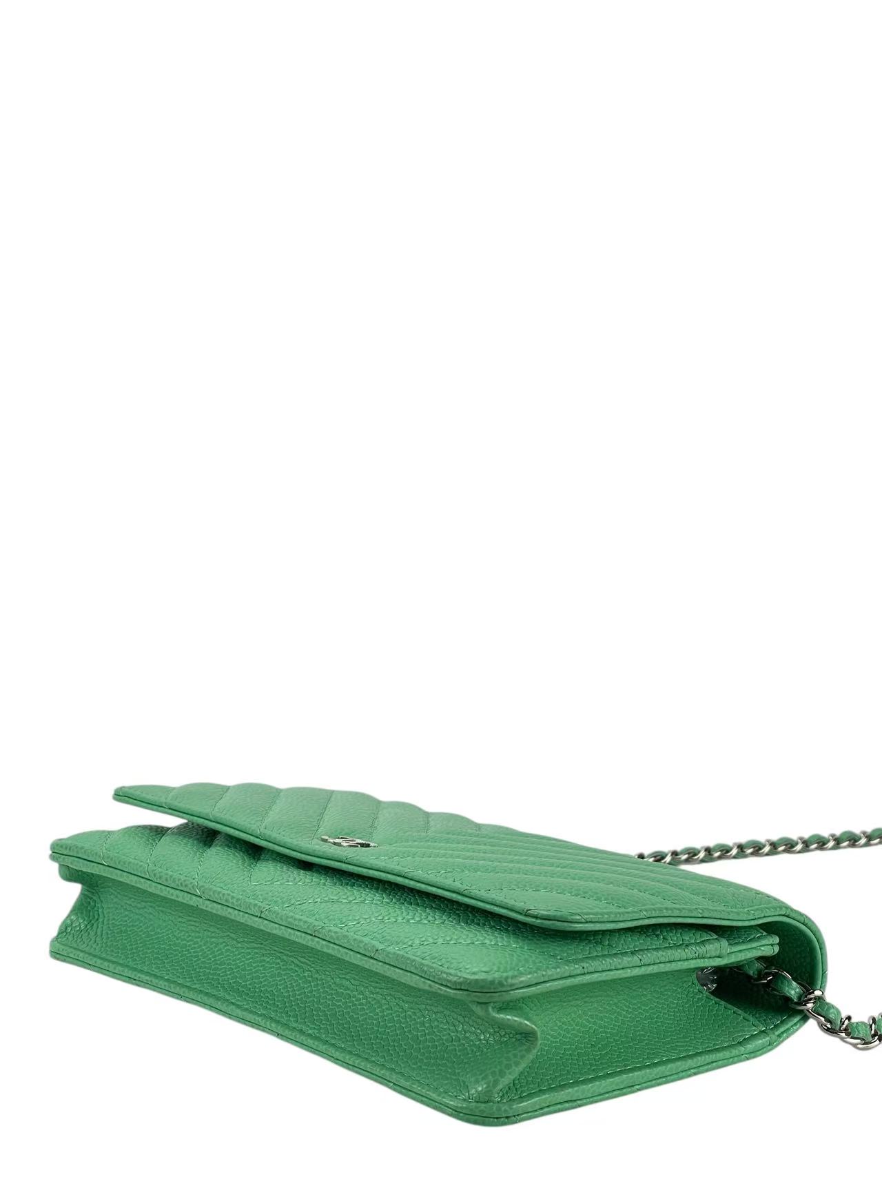 CHANEL - Green Caviar skin V-sitch Classic Wallet On Chain (WOC)