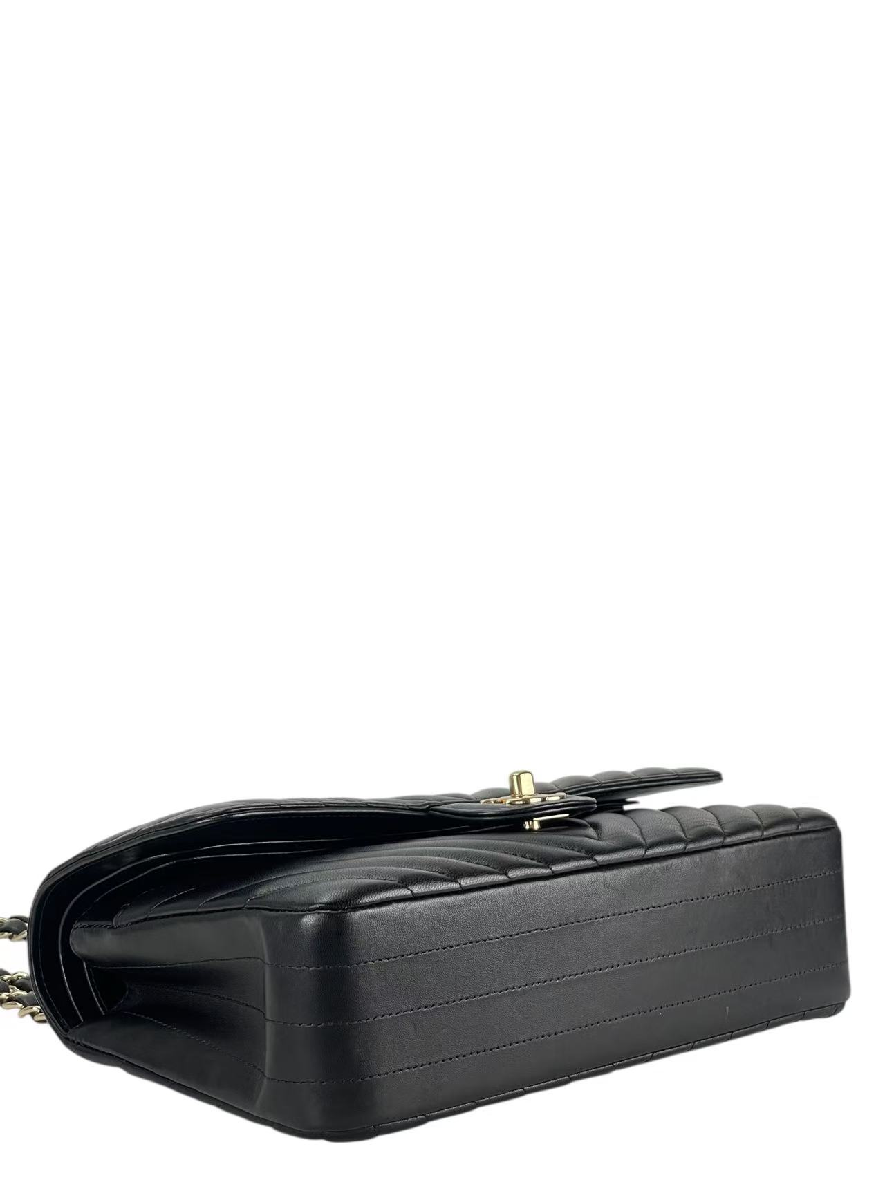 CHANEL - Black Lambskin Medium V-stitch Double Flap Bag Gold Hardware (CF25) 