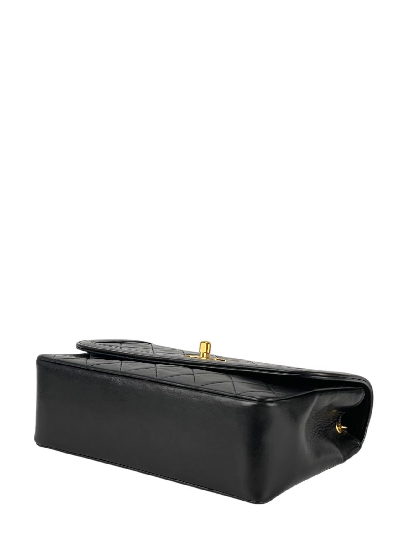 CHANEL - Black Lambskin Single Chain Shoulder Bag with wallet