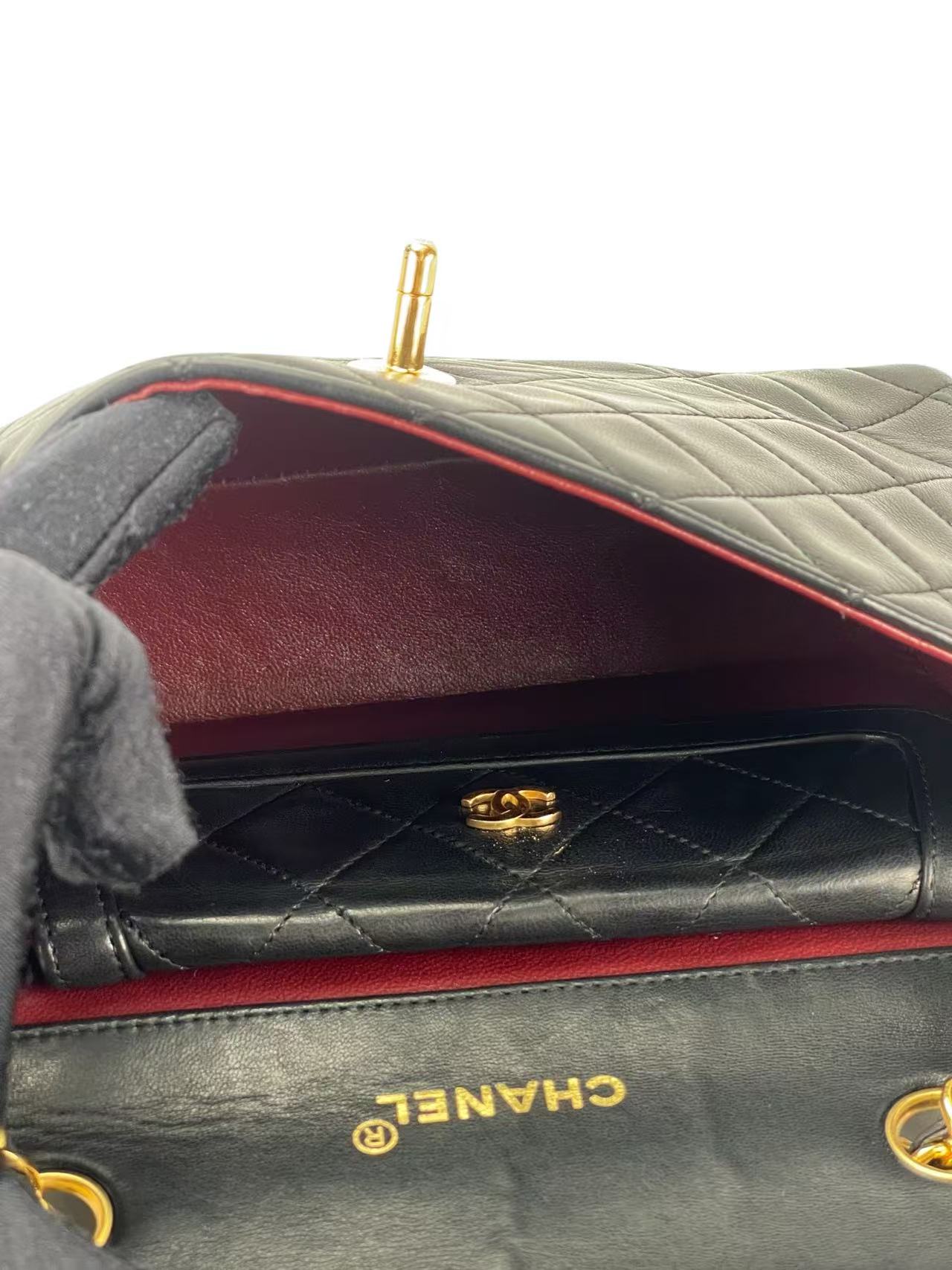 CHANEL - Black Lambskin Single Chain Shoulder Bag with wallet