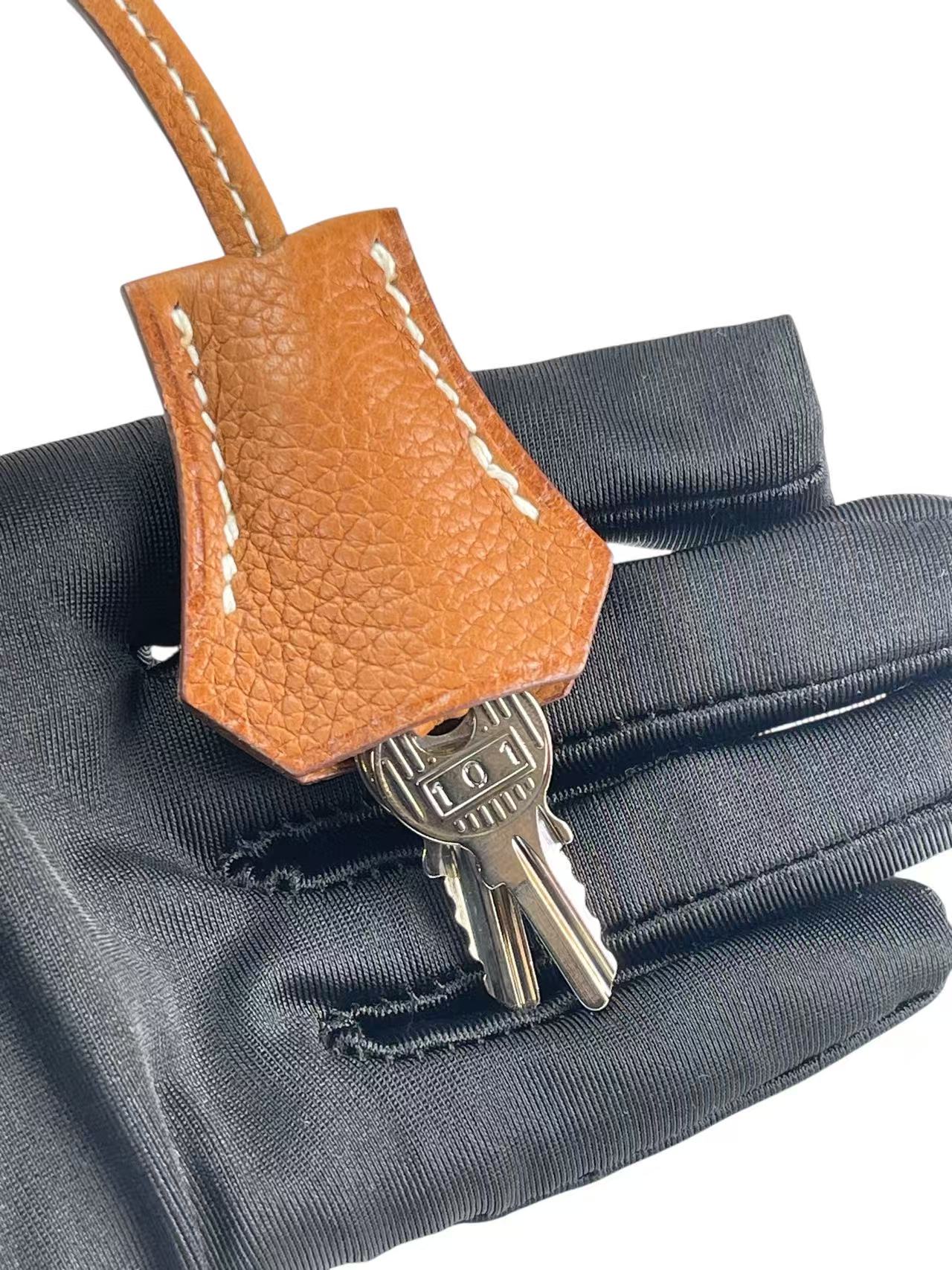 HERMES - Birkin 30 Gold Barenia Leather Gold Hardware 