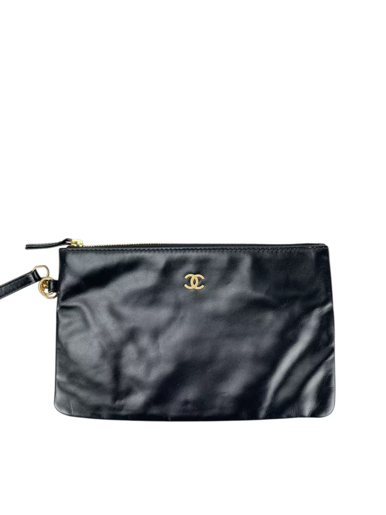 CHANEL - 22 Bag Black Calfskin Gold Hardware Small 