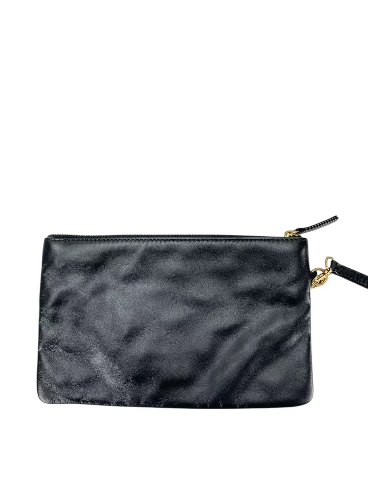 CHANEL - 22 Bag Black Calfskin Gold Hardware Small 