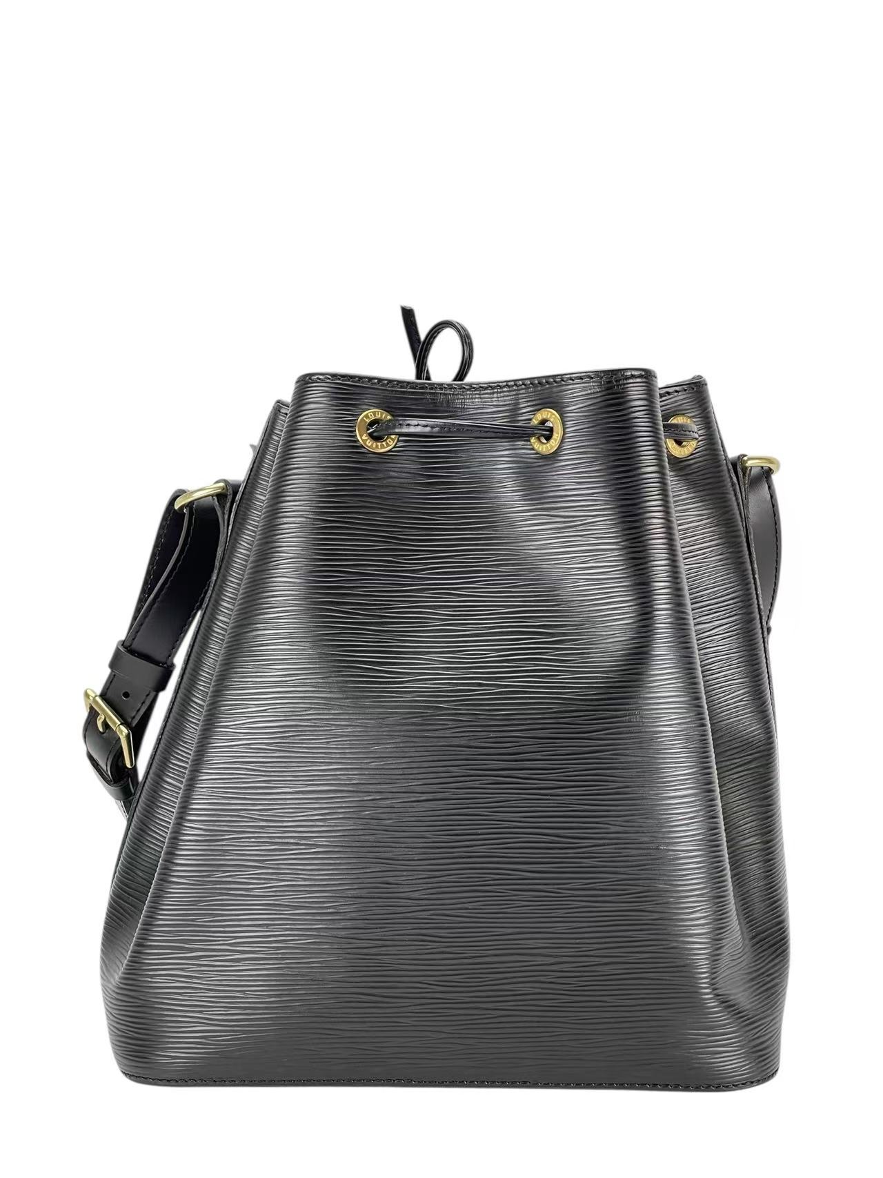 LOUIS VUITTON - Black Epi Noe Bucket Bag