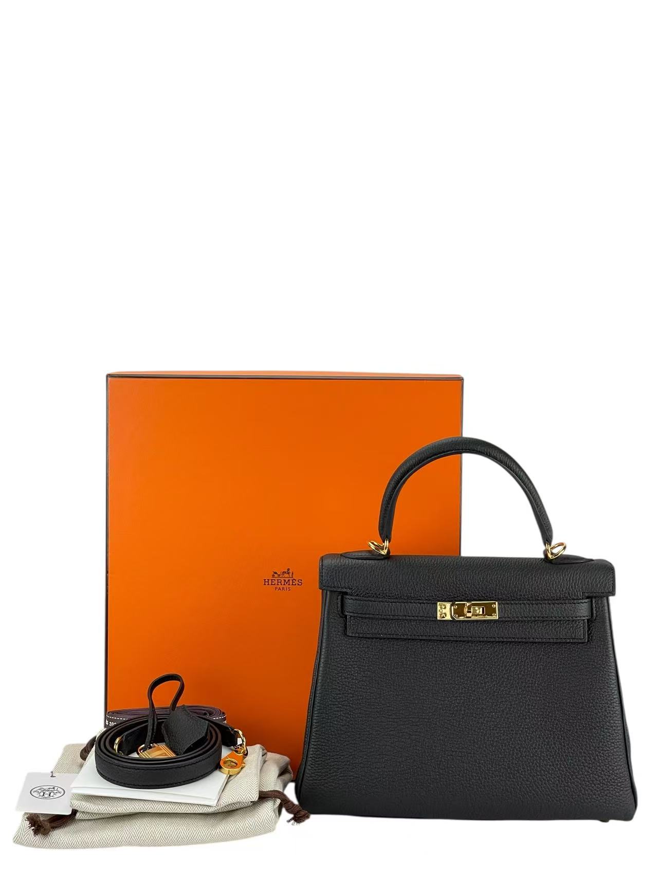 HERMES - Kelly 25 Noir 89 Togo Gold Hardware