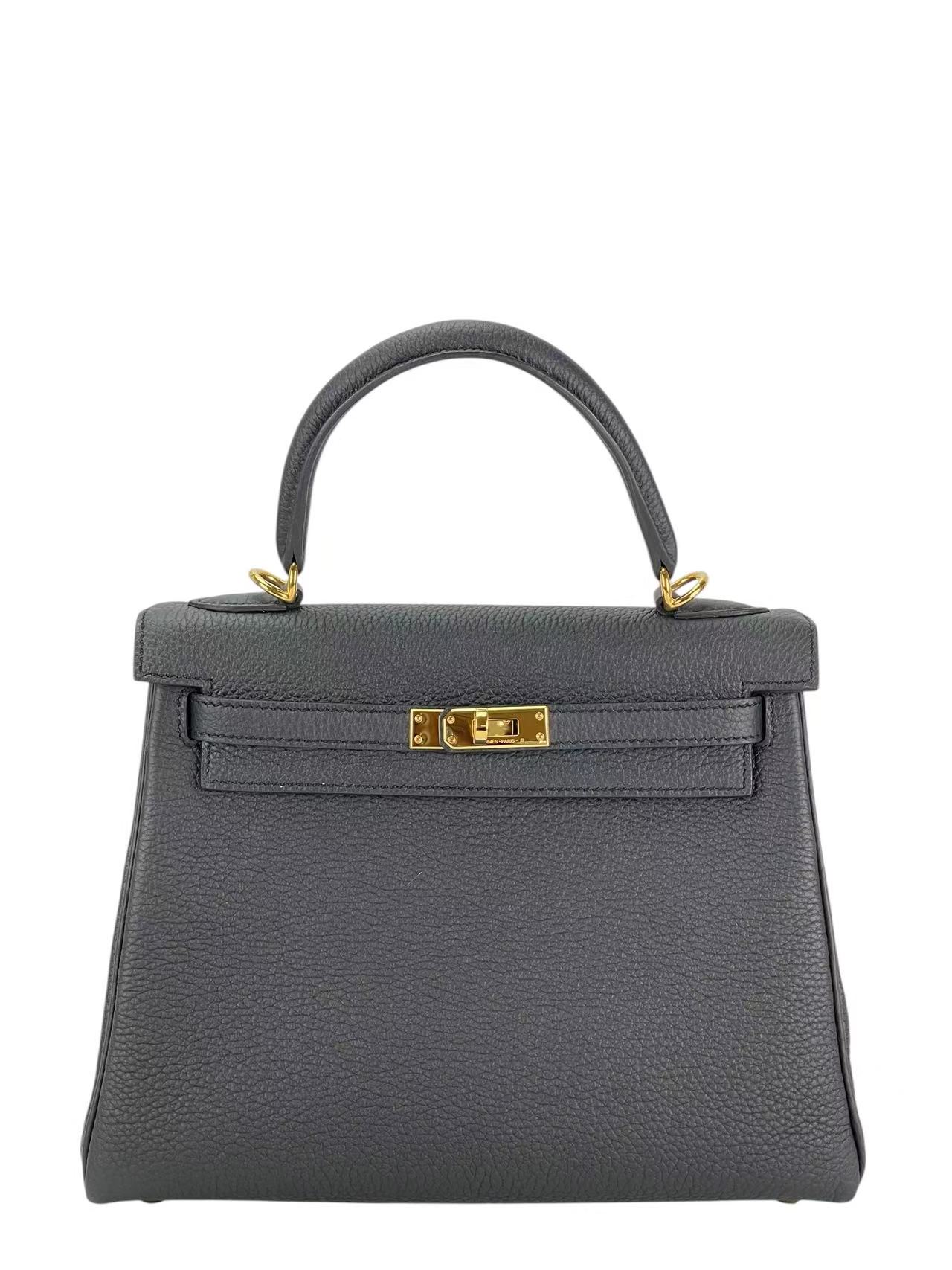 HERMES - Kelly 25 Noir 89 Togo Gold Hardware