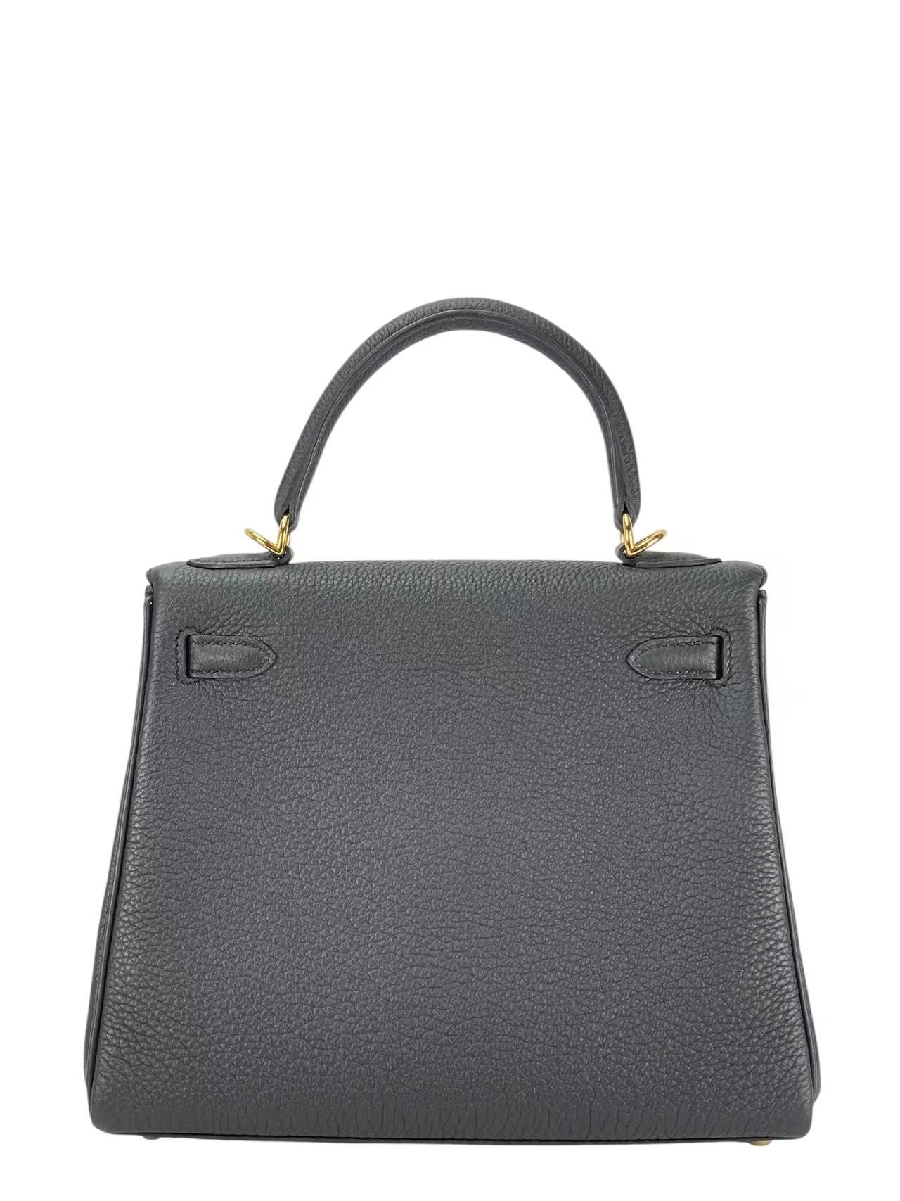 HERMES - Kelly 25 Noir 89 Togo Gold Hardware