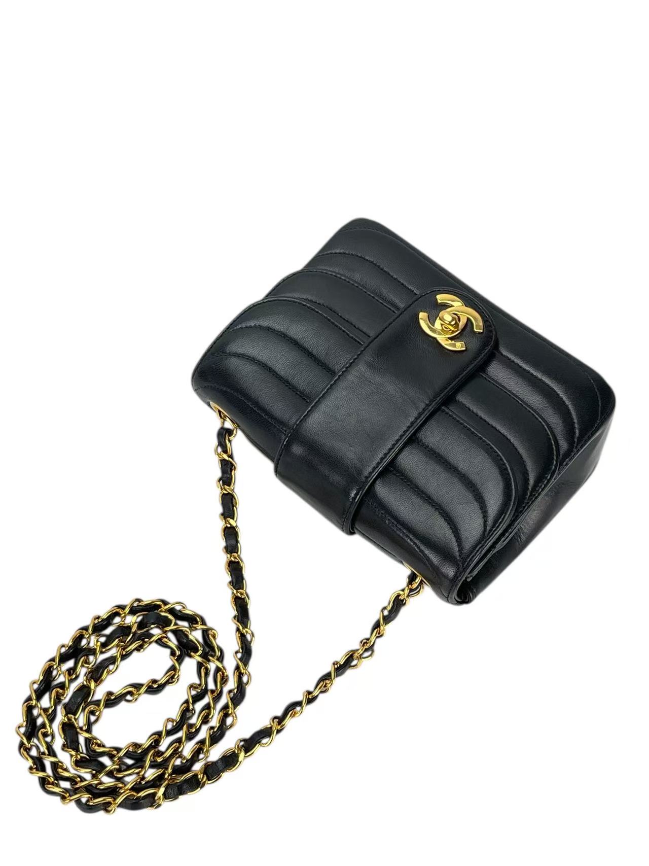 CHANEL - Vintage Black Single Flap Bag Gold Hardware
