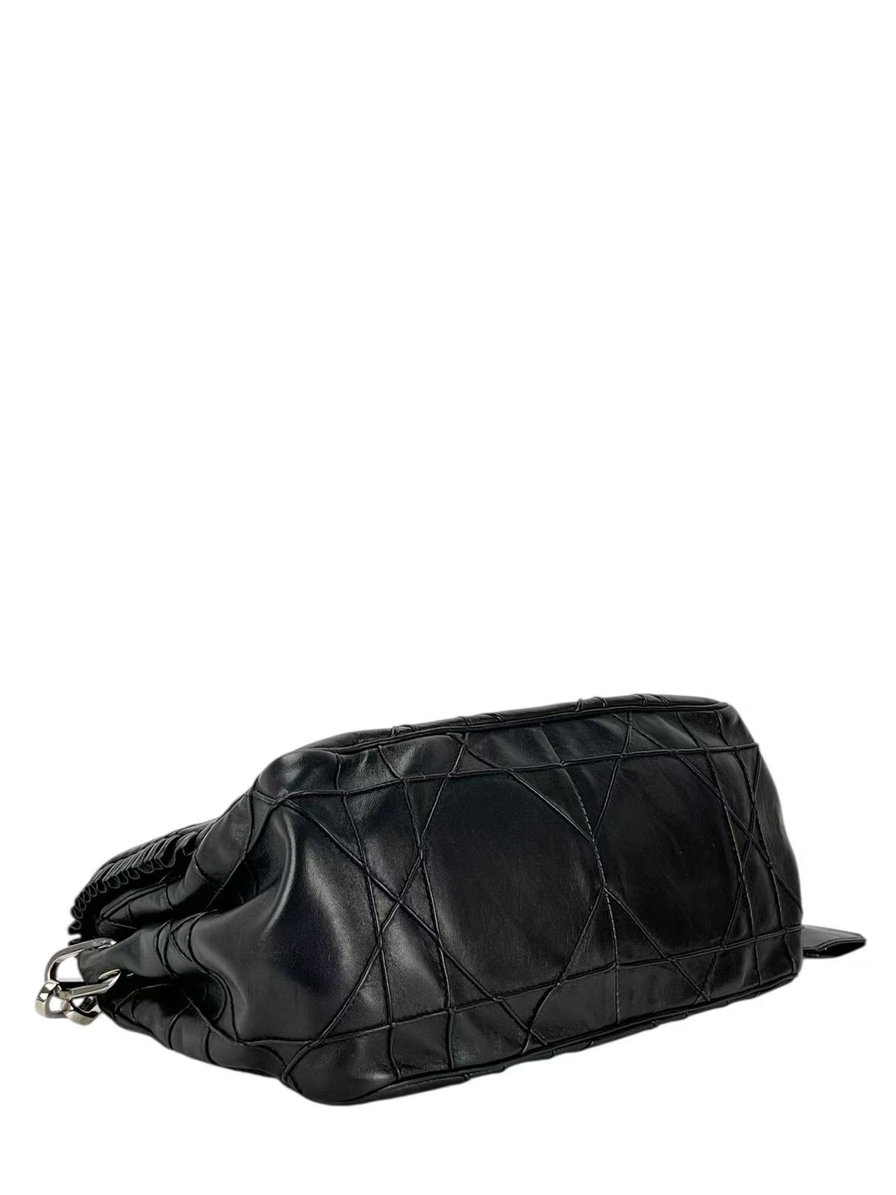 CHRISTIAN DIOR - Black Lambskin Dior Miss Dior New Lock Shoulder Bag