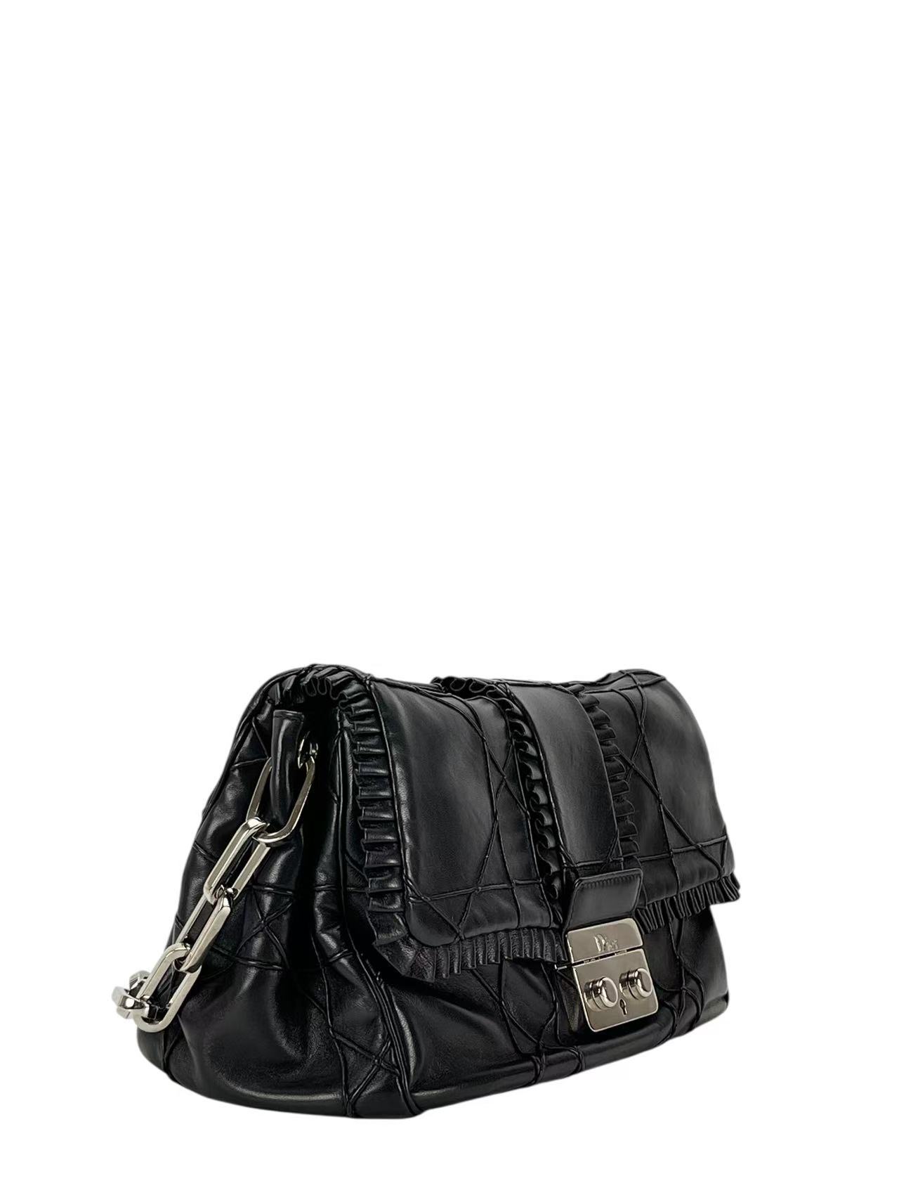 CHRISTIAN DIOR - Black Lambskin Dior Miss Dior New Lock Shoulder Bag